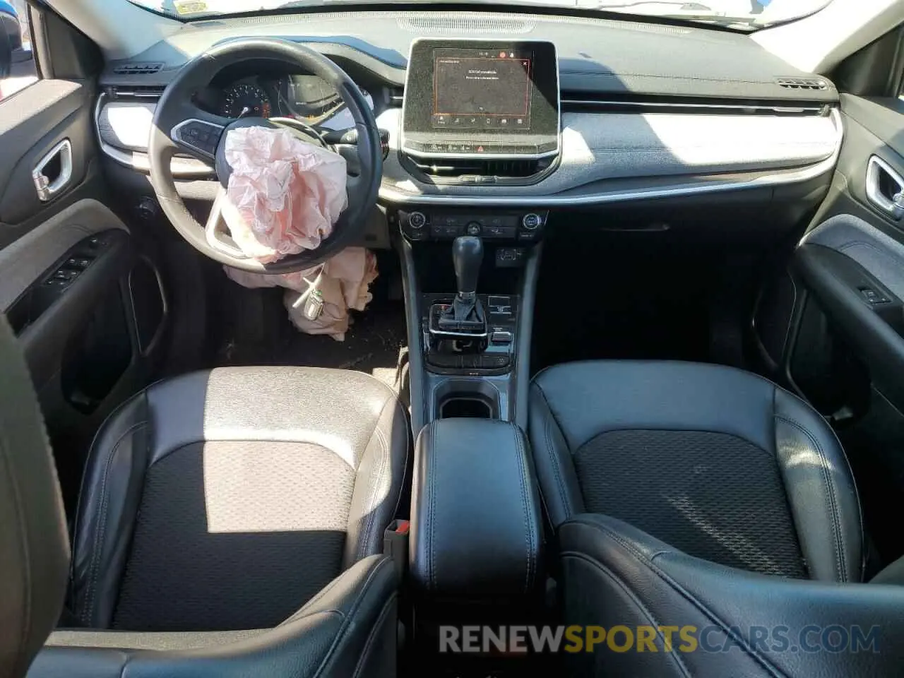 8 Photograph of a damaged car 3C4NJDBB1NT127245 JEEP COMPASS 2022