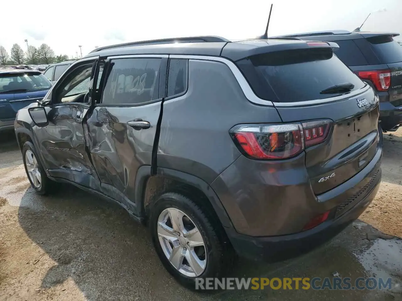 2 Photograph of a damaged car 3C4NJDBB1NT151285 JEEP COMPASS 2022