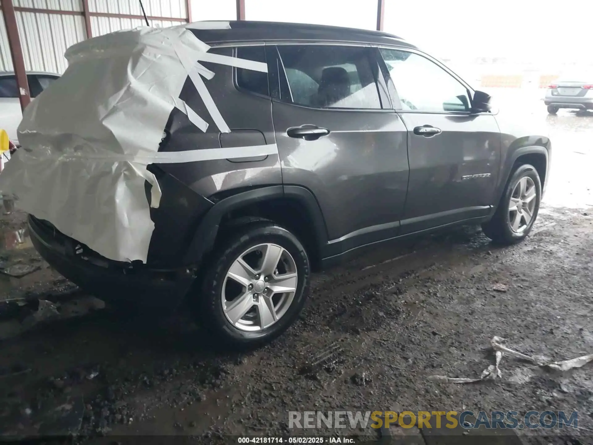 4 Photograph of a damaged car 3C4NJDBB1NT223599 JEEP COMPASS 2022