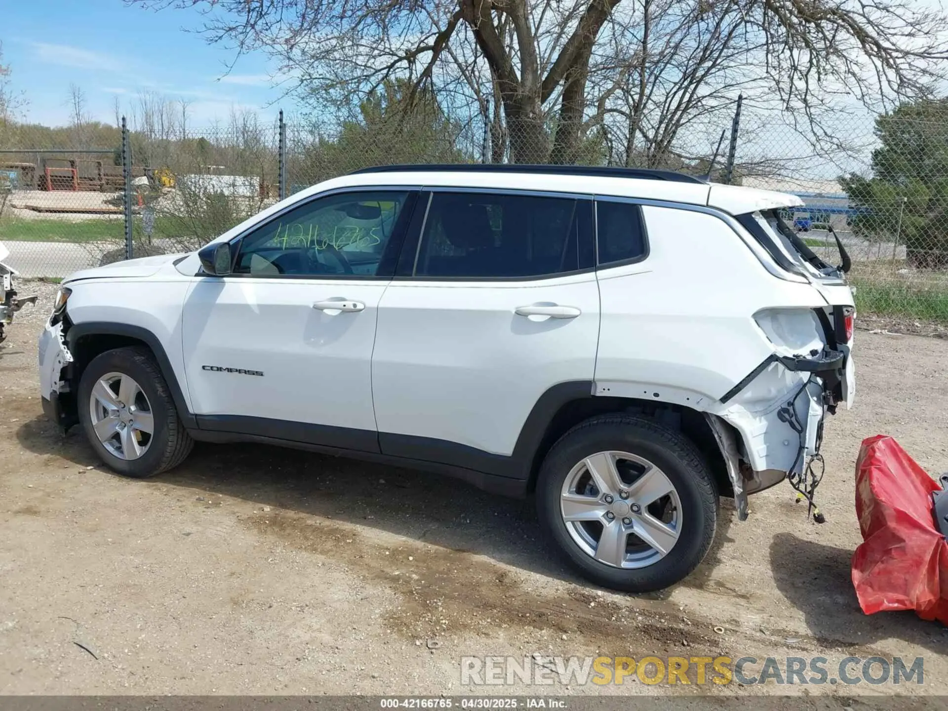 15 Photograph of a damaged car 3C4NJDBB3NT156973 JEEP COMPASS 2022