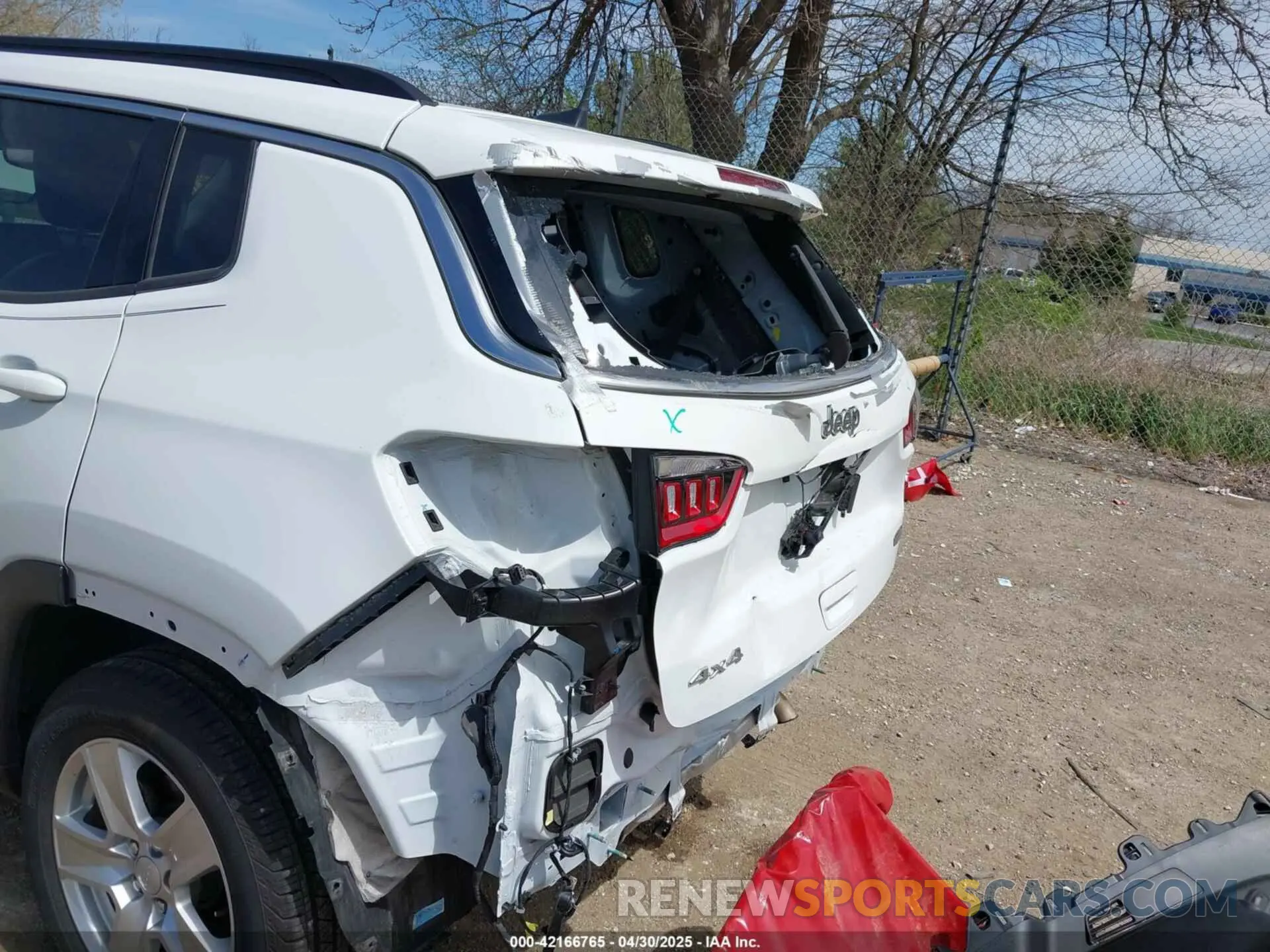 18 Photograph of a damaged car 3C4NJDBB3NT156973 JEEP COMPASS 2022