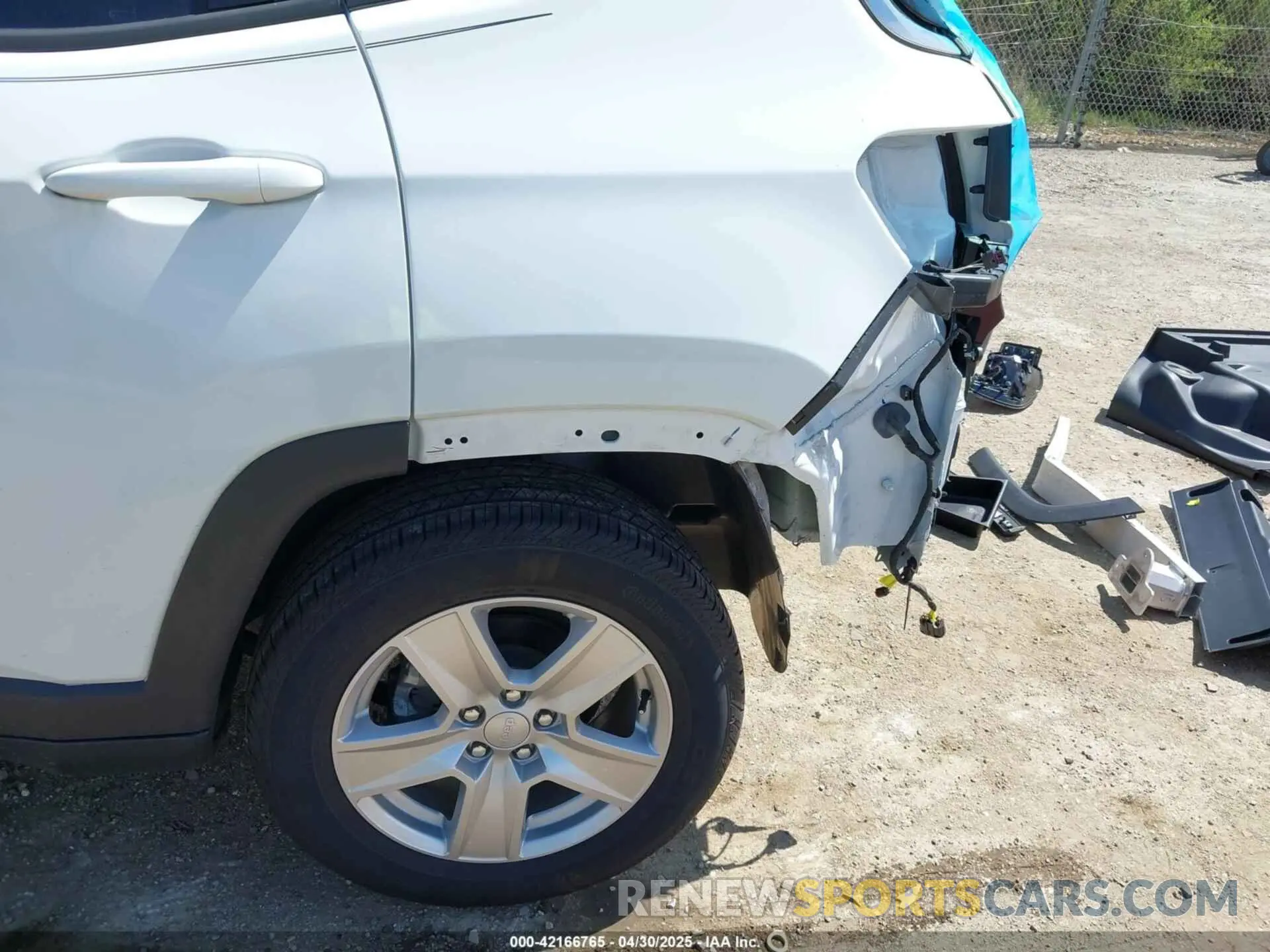 6 Photograph of a damaged car 3C4NJDBB3NT156973 JEEP COMPASS 2022