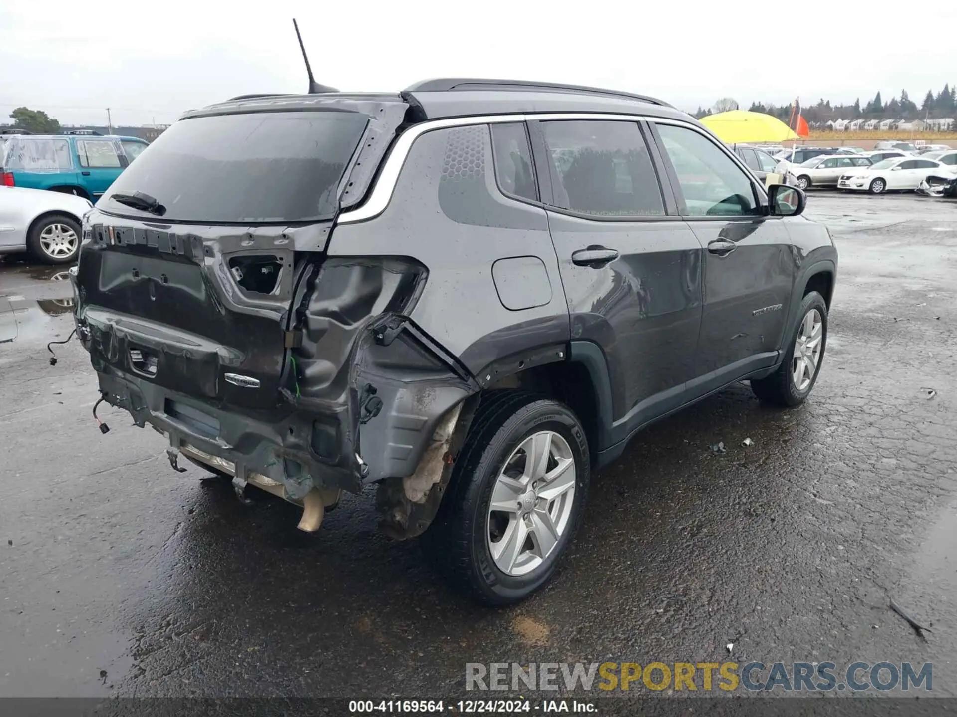 4 Photograph of a damaged car 3C4NJDBB3NT211986 JEEP COMPASS 2022