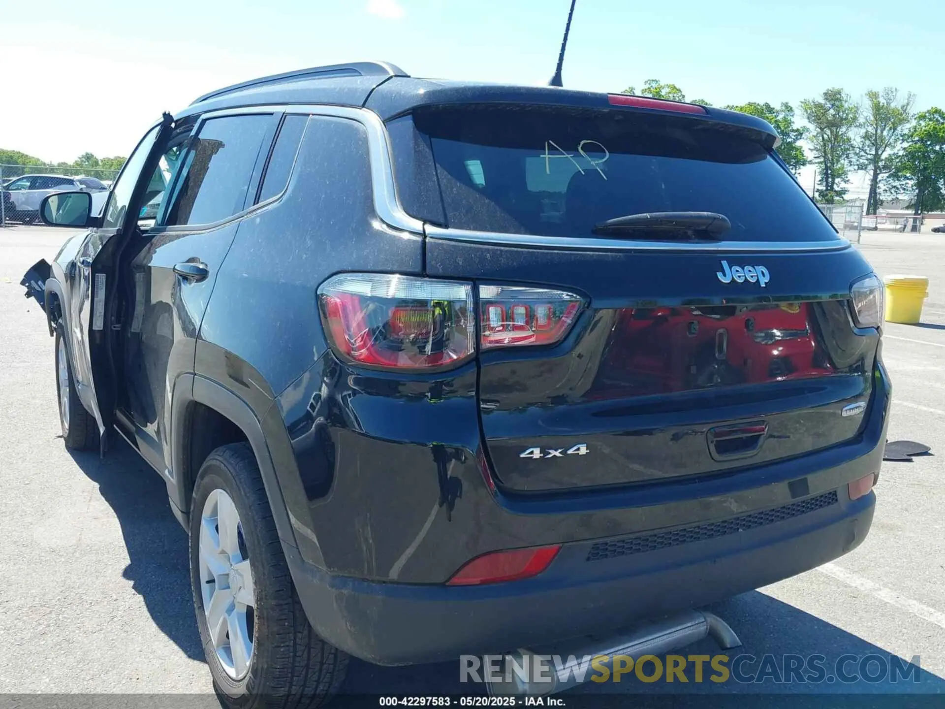 3 Фотография поврежденного автомобиля 3C4NJDBB4NT151989 JEEP COMPASS 2022