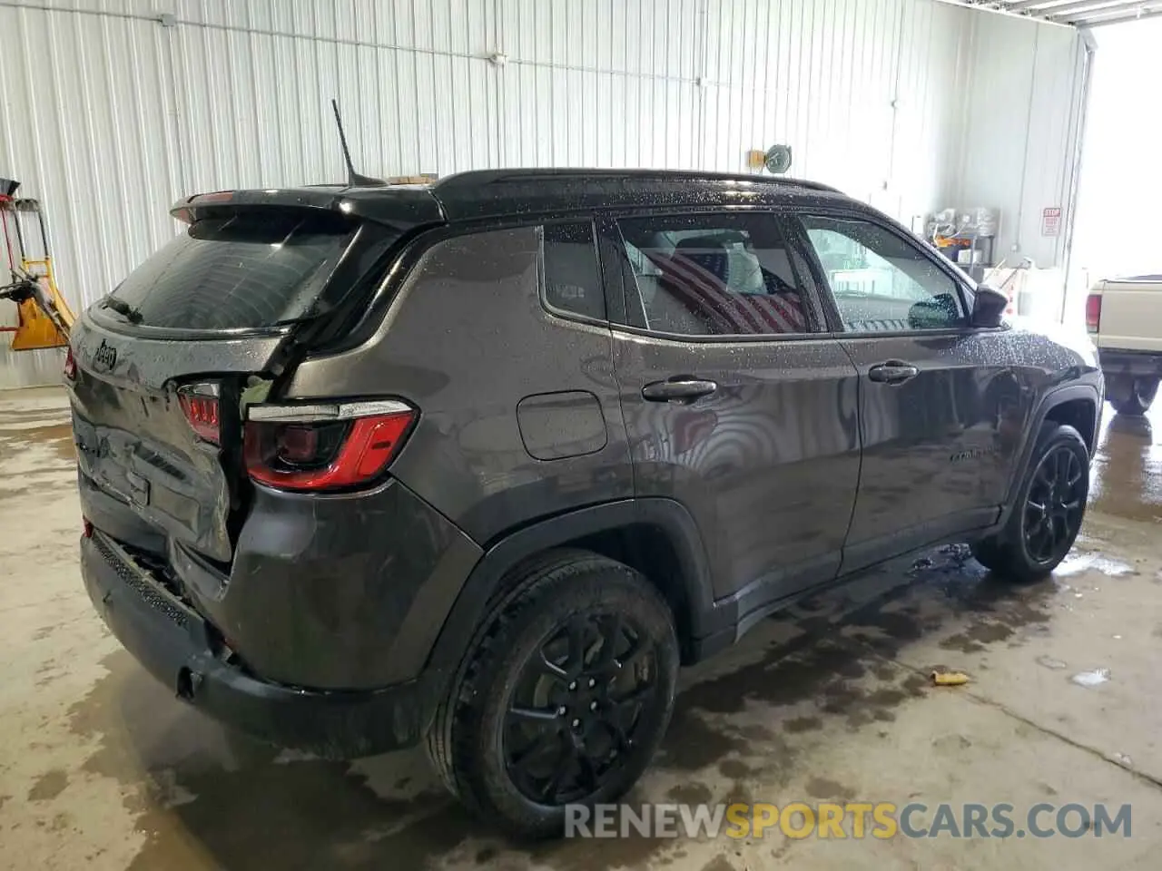 3 Photograph of a damaged car 3C4NJDBB4NT222303 JEEP COMPASS 2022