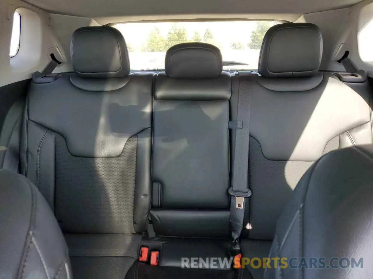 10 Photograph of a damaged car 3C4NJDBB5NT166176 JEEP COMPASS 2022