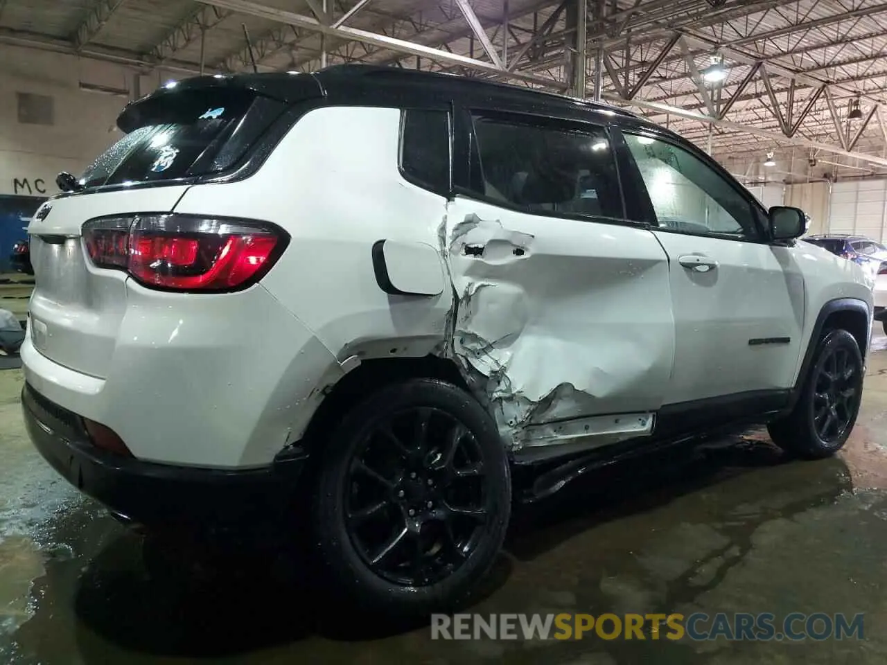 3 Photograph of a damaged car 3C4NJDBB5NT176884 JEEP COMPASS 2022