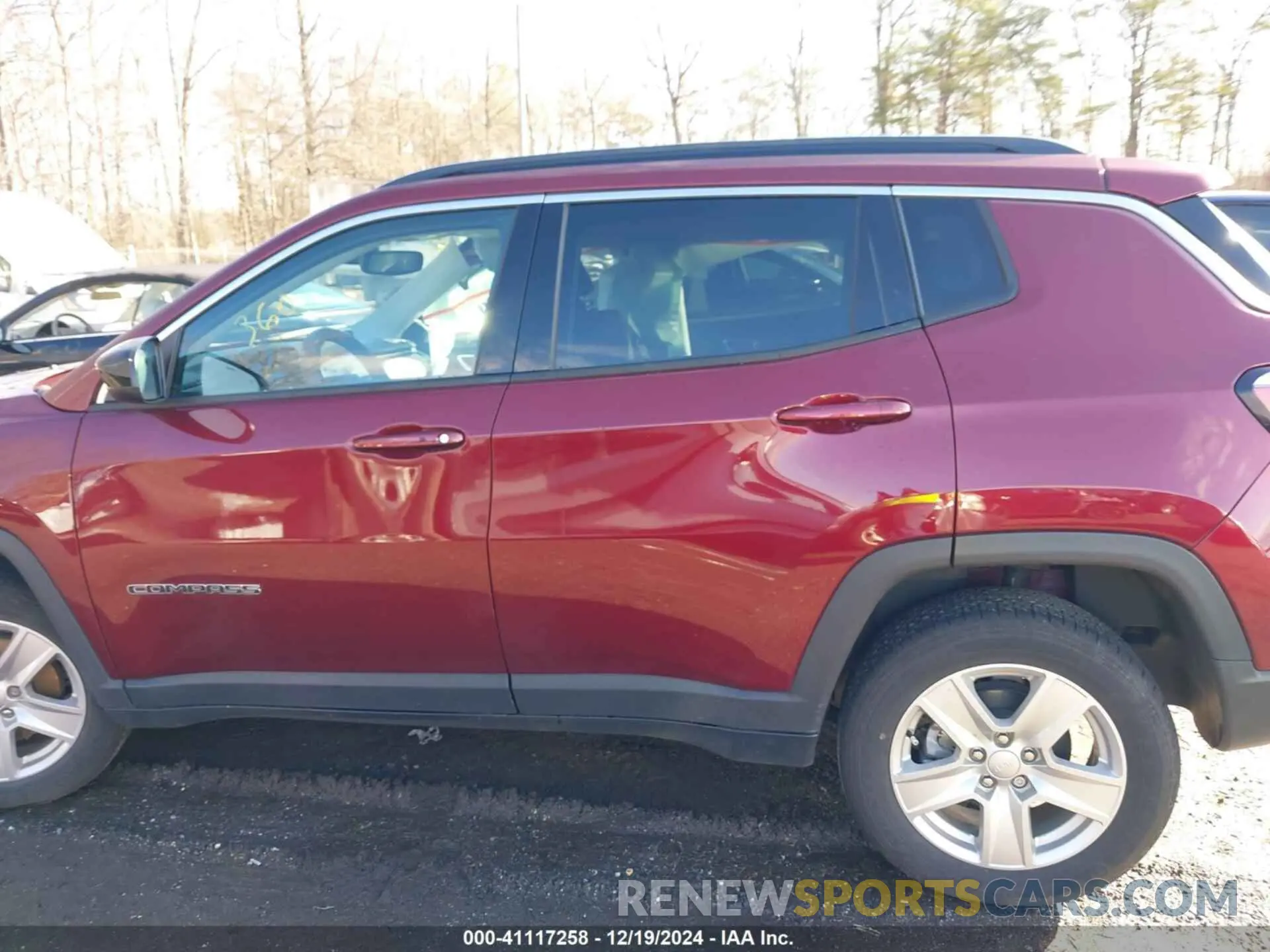 14 Photograph of a damaged car 3C4NJDBB5NT183348 JEEP COMPASS 2022