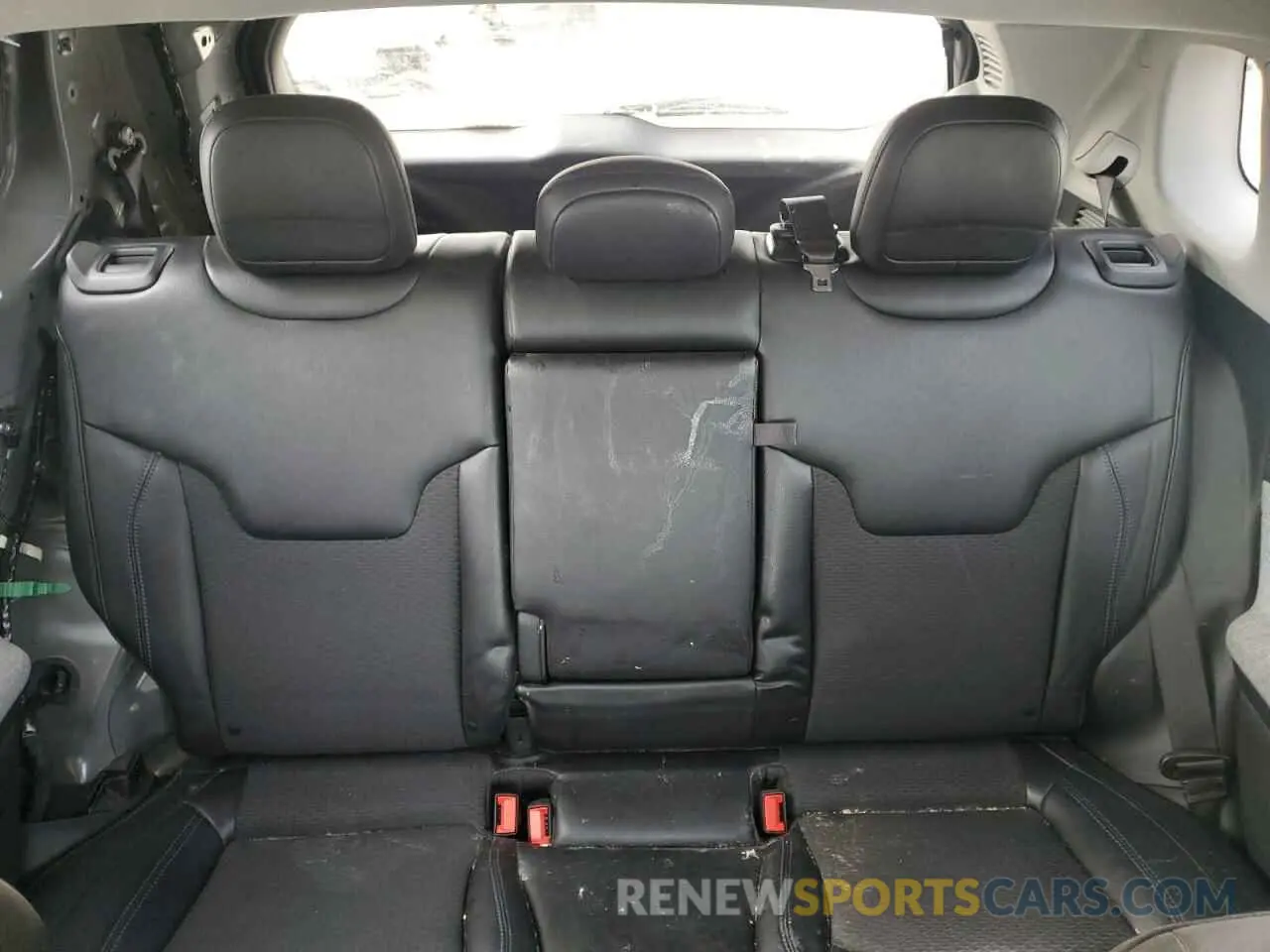 10 Photograph of a damaged car 3C4NJDBB6NT124048 JEEP COMPASS 2022