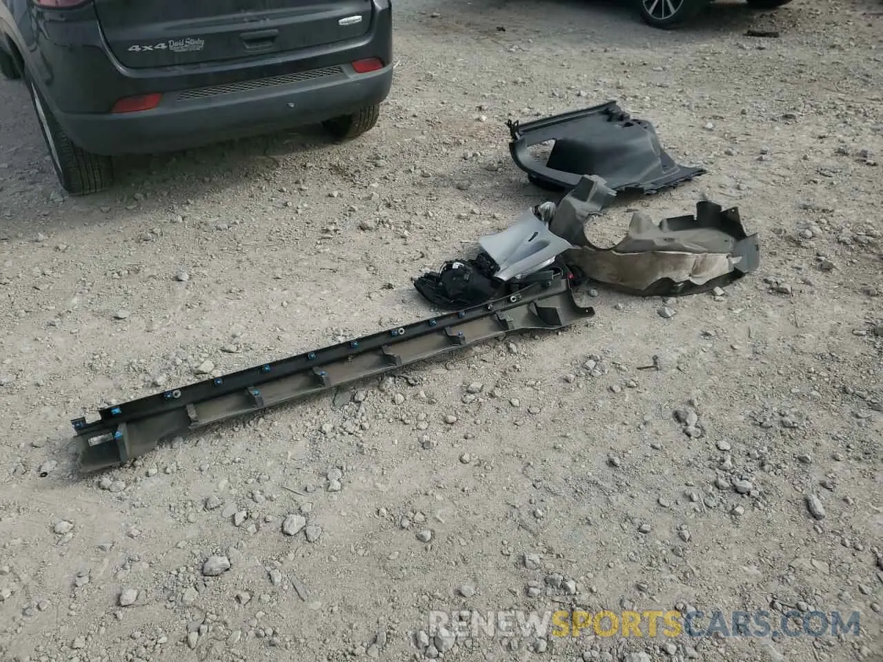 13 Photograph of a damaged car 3C4NJDBB6NT124048 JEEP COMPASS 2022