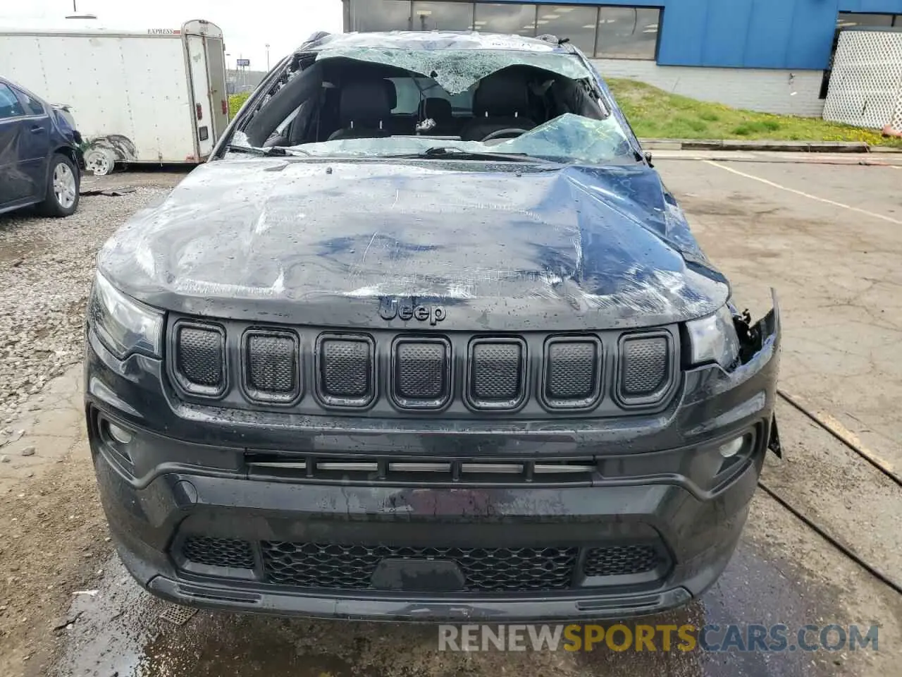 5 Photograph of a damaged car 3C4NJDBB6NT182287 JEEP COMPASS 2022