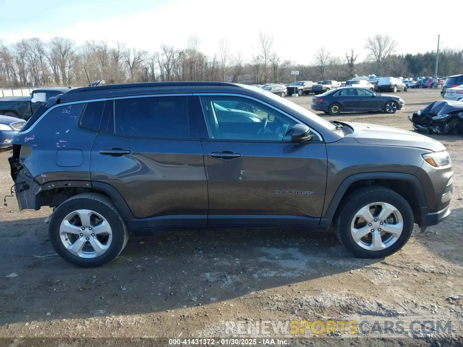 13 Photograph of a damaged car 3C4NJDBB7NT123913 JEEP COMPASS 2022