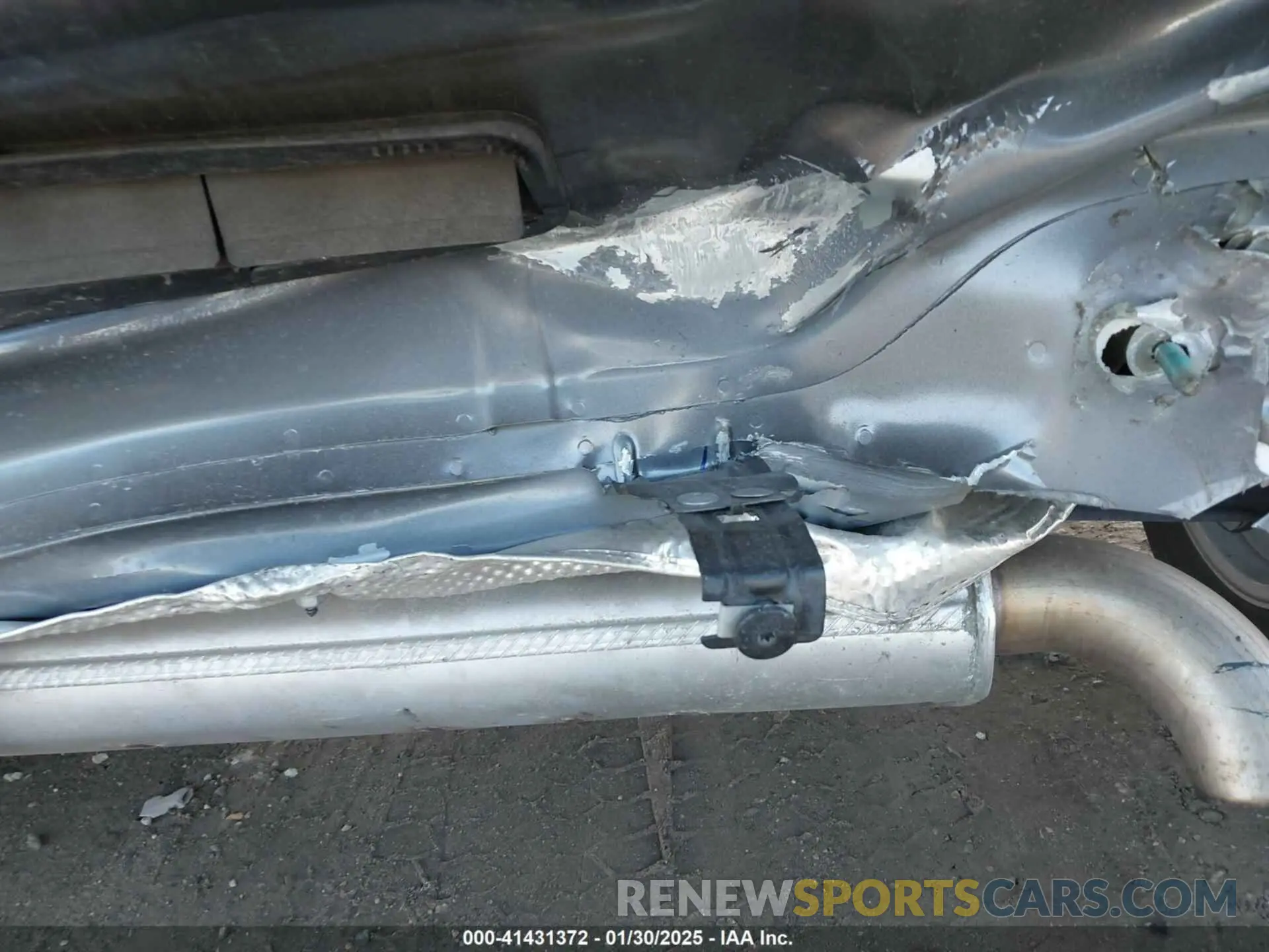 17 Photograph of a damaged car 3C4NJDBB7NT123913 JEEP COMPASS 2022
