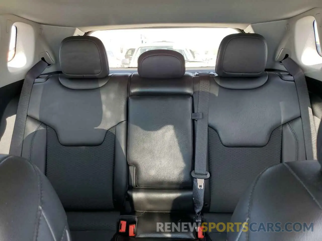 10 Photograph of a damaged car 3C4NJDBB7NT127413 JEEP COMPASS 2022