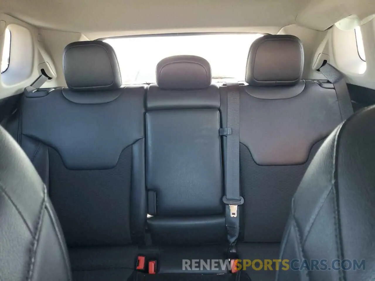 10 Photograph of a damaged car 3C4NJDBB8NT155351 JEEP COMPASS 2022