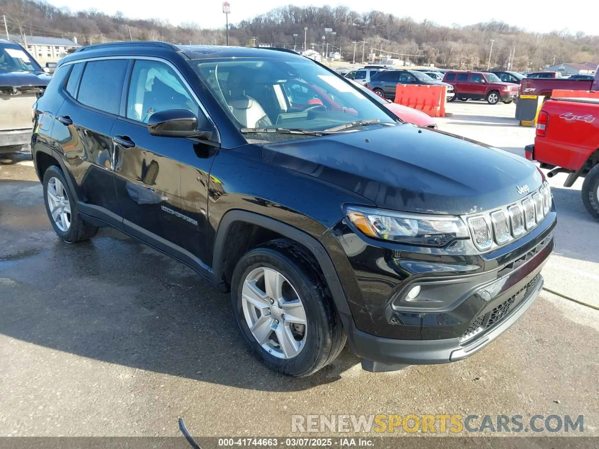 1 Photograph of a damaged car 3C4NJDBB9NT210065 JEEP COMPASS 2022