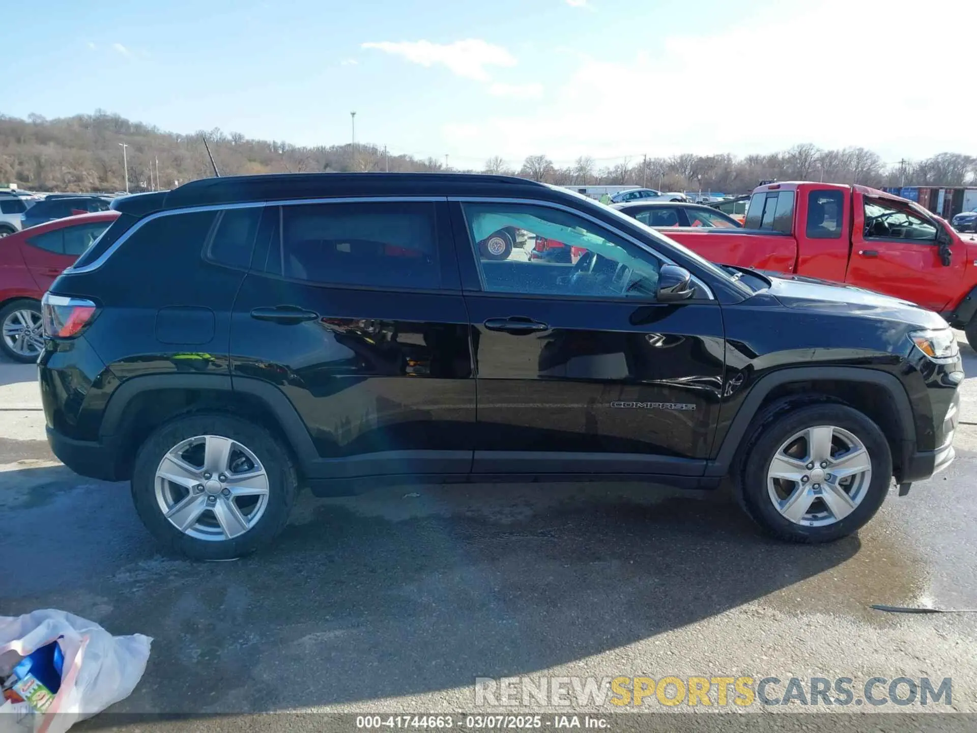13 Photograph of a damaged car 3C4NJDBB9NT210065 JEEP COMPASS 2022