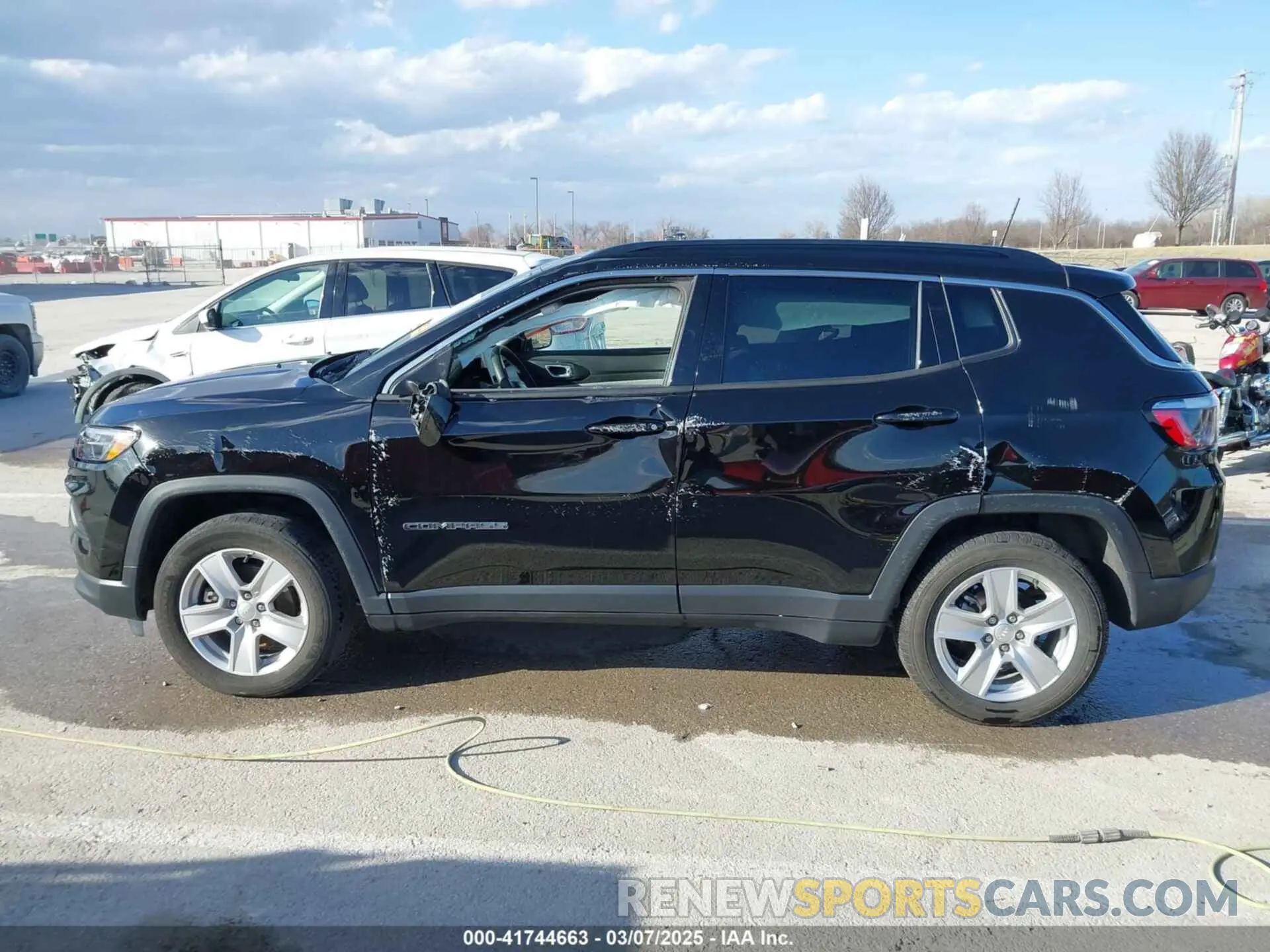 14 Photograph of a damaged car 3C4NJDBB9NT210065 JEEP COMPASS 2022