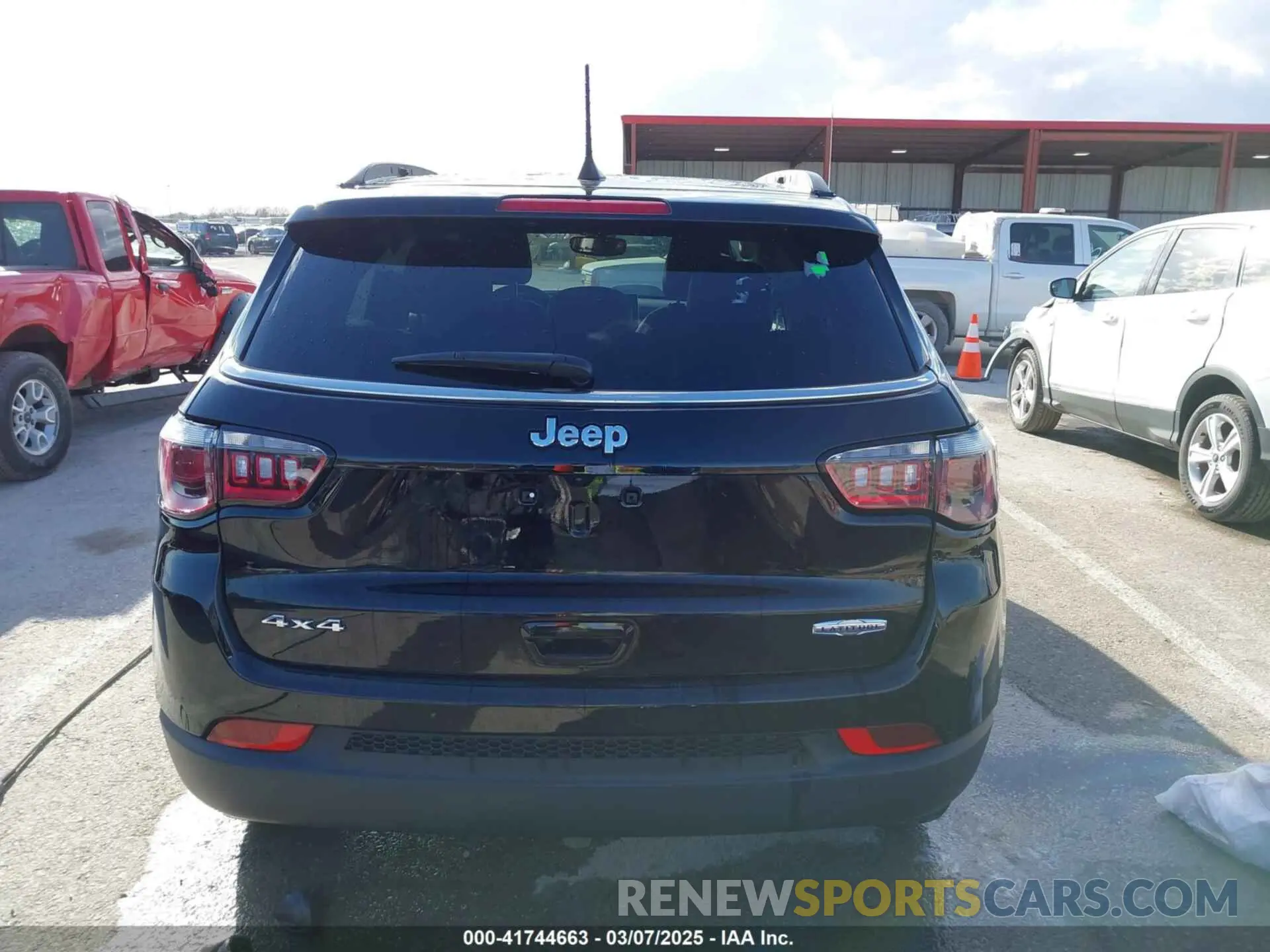 16 Photograph of a damaged car 3C4NJDBB9NT210065 JEEP COMPASS 2022