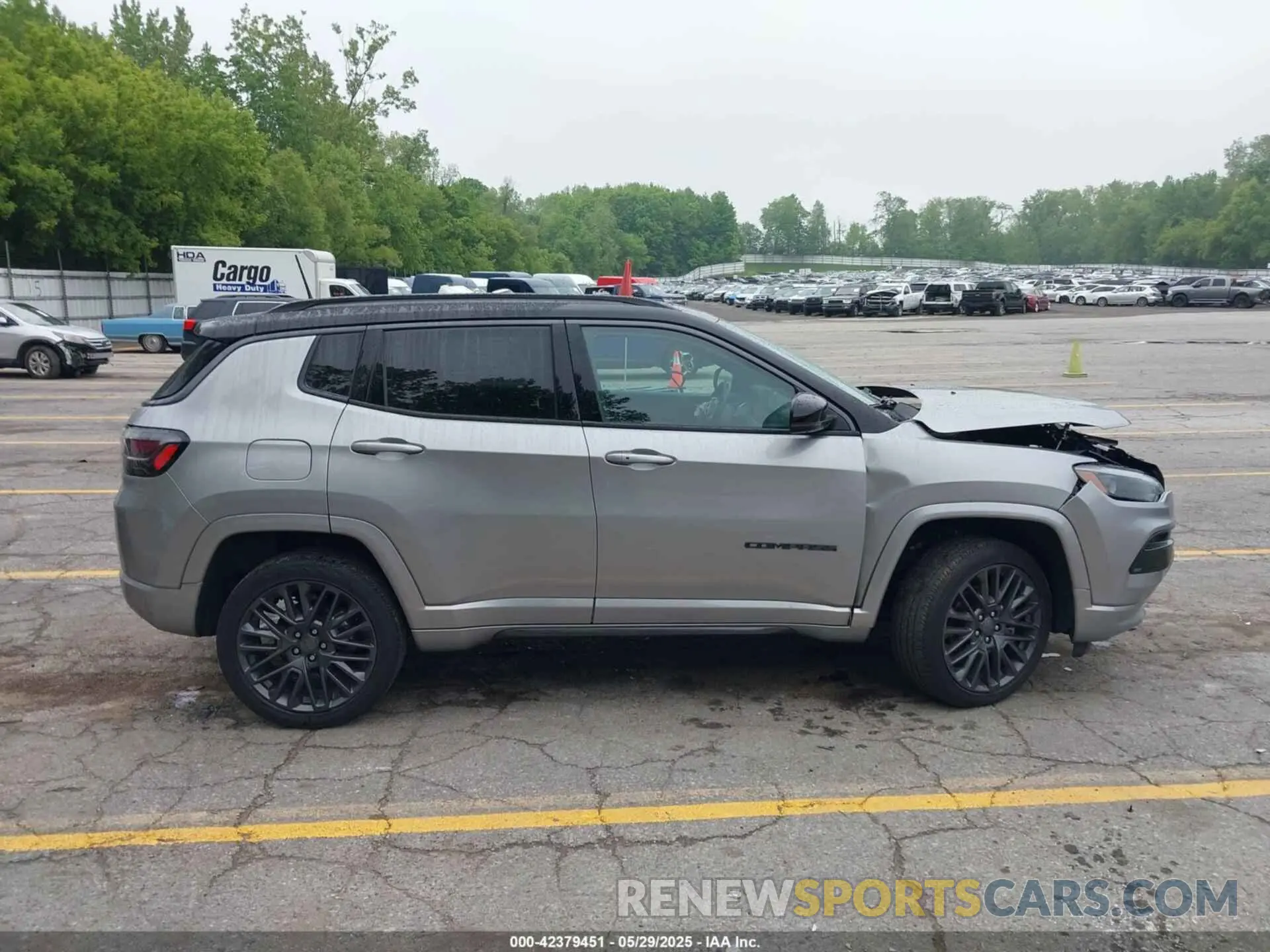 13 Photograph of a damaged car 3C4NJDCB0NT108670 JEEP COMPASS 2022