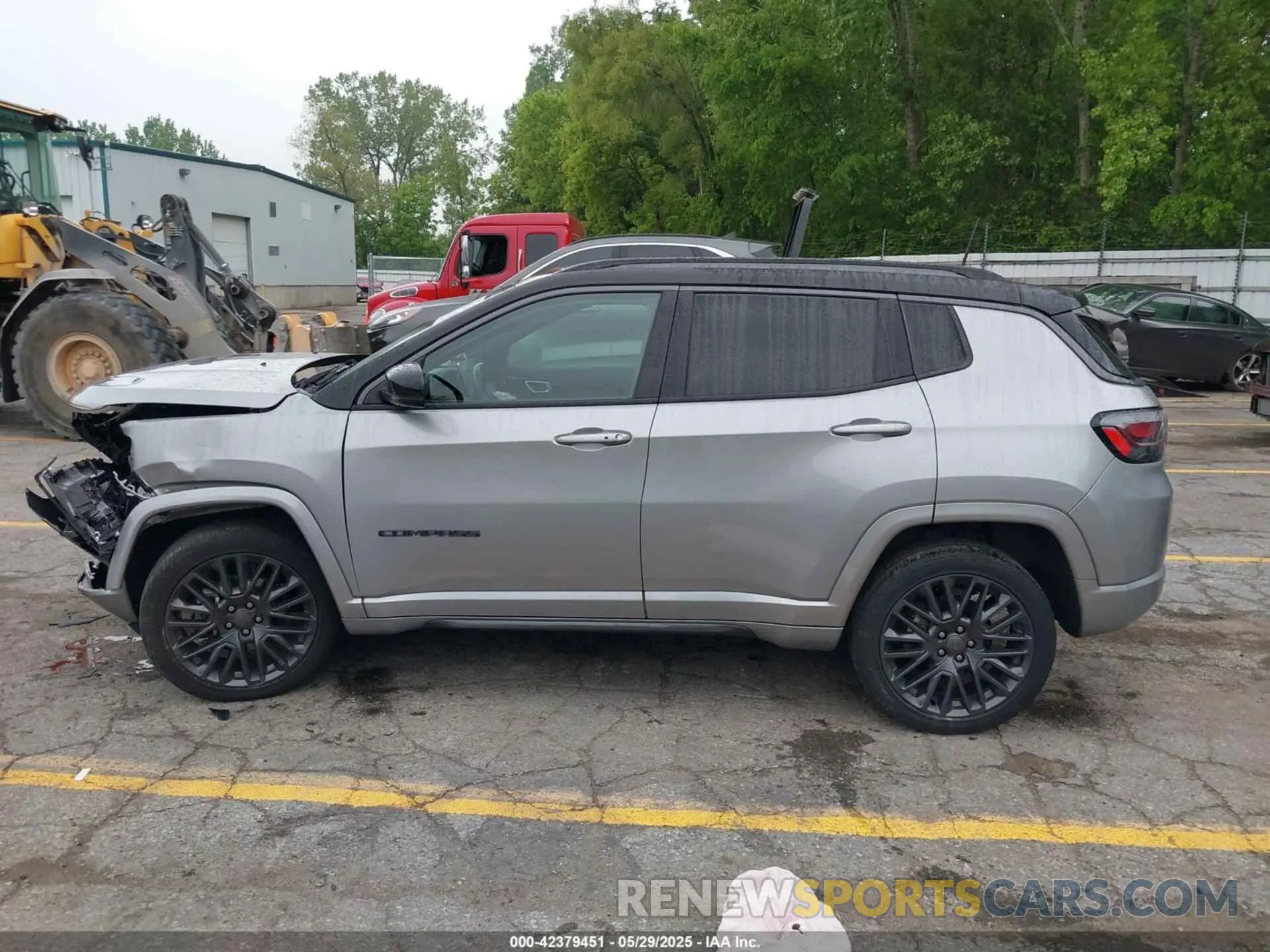 14 Photograph of a damaged car 3C4NJDCB0NT108670 JEEP COMPASS 2022