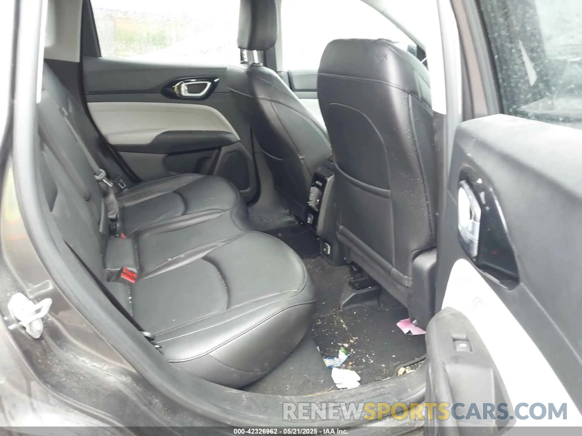 8 Photograph of a damaged car 3C4NJDCB0NT132239 JEEP COMPASS 2022