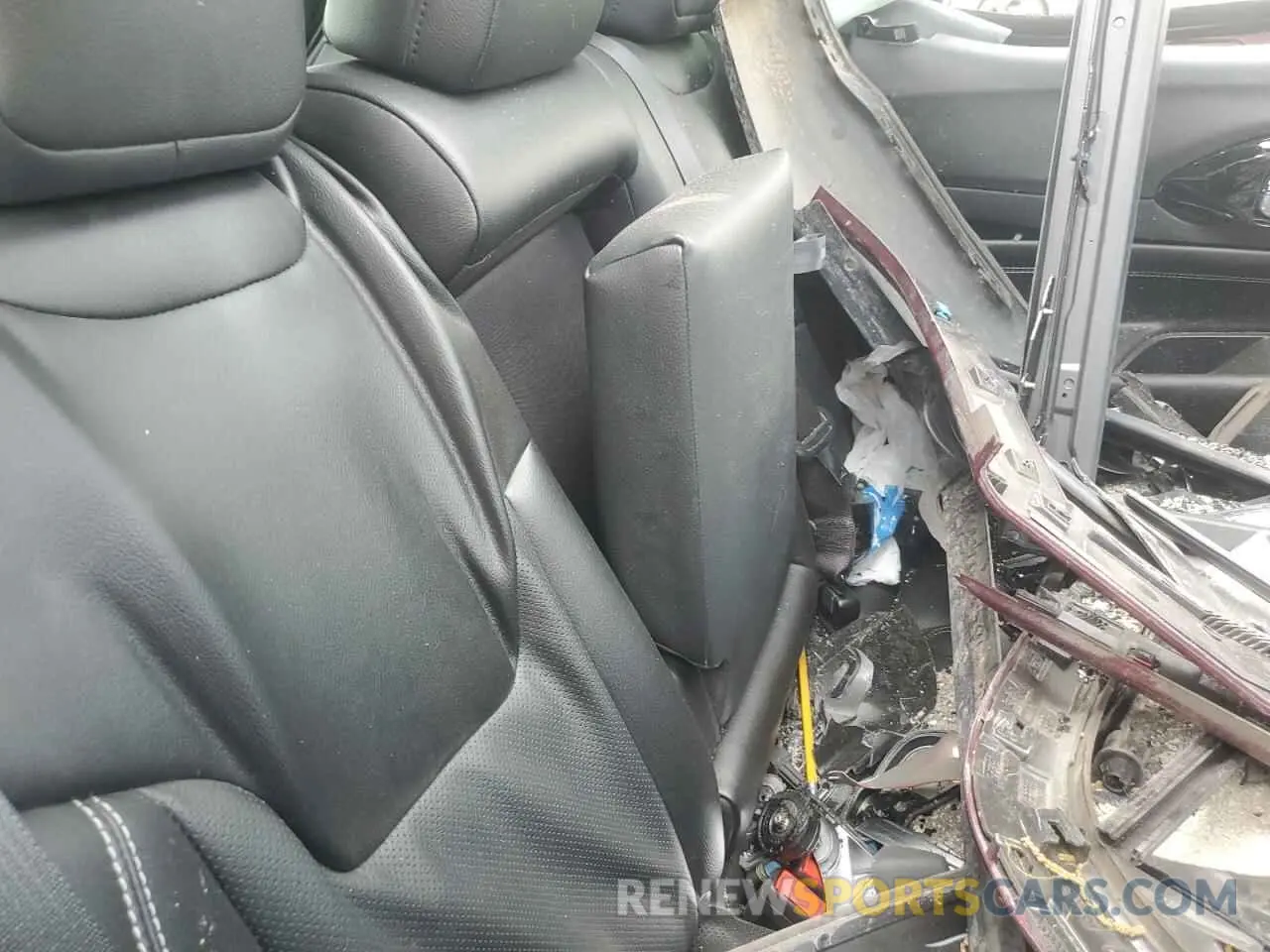 11 Photograph of a damaged car 3C4NJDCB0NT178556 JEEP COMPASS 2022