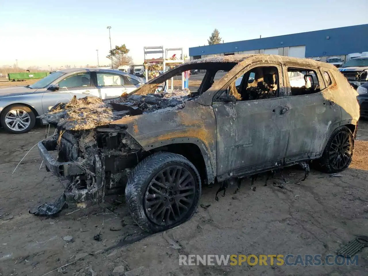 1 Фотография поврежденного автомобиля 3C4NJDCB3NT112101 JEEP COMPASS 2022