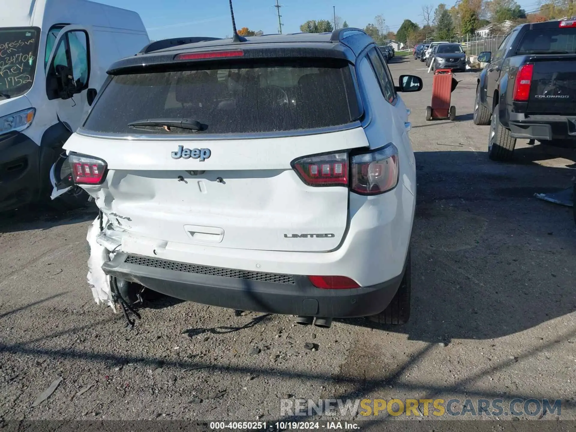 4 Photograph of a damaged car 3C4NJDCB5NT141390 JEEP COMPASS 2022