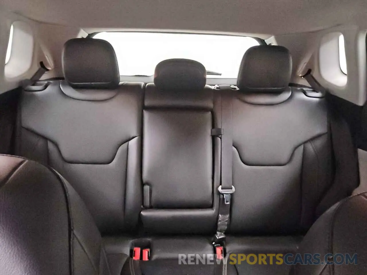 10 Photograph of a damaged car 3C4NJDCB5NT183882 JEEP COMPASS 2022