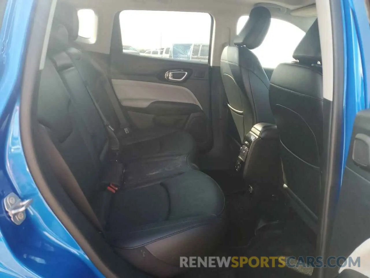 11 Photograph of a damaged car 3C4NJDCB6NT102209 JEEP COMPASS 2022