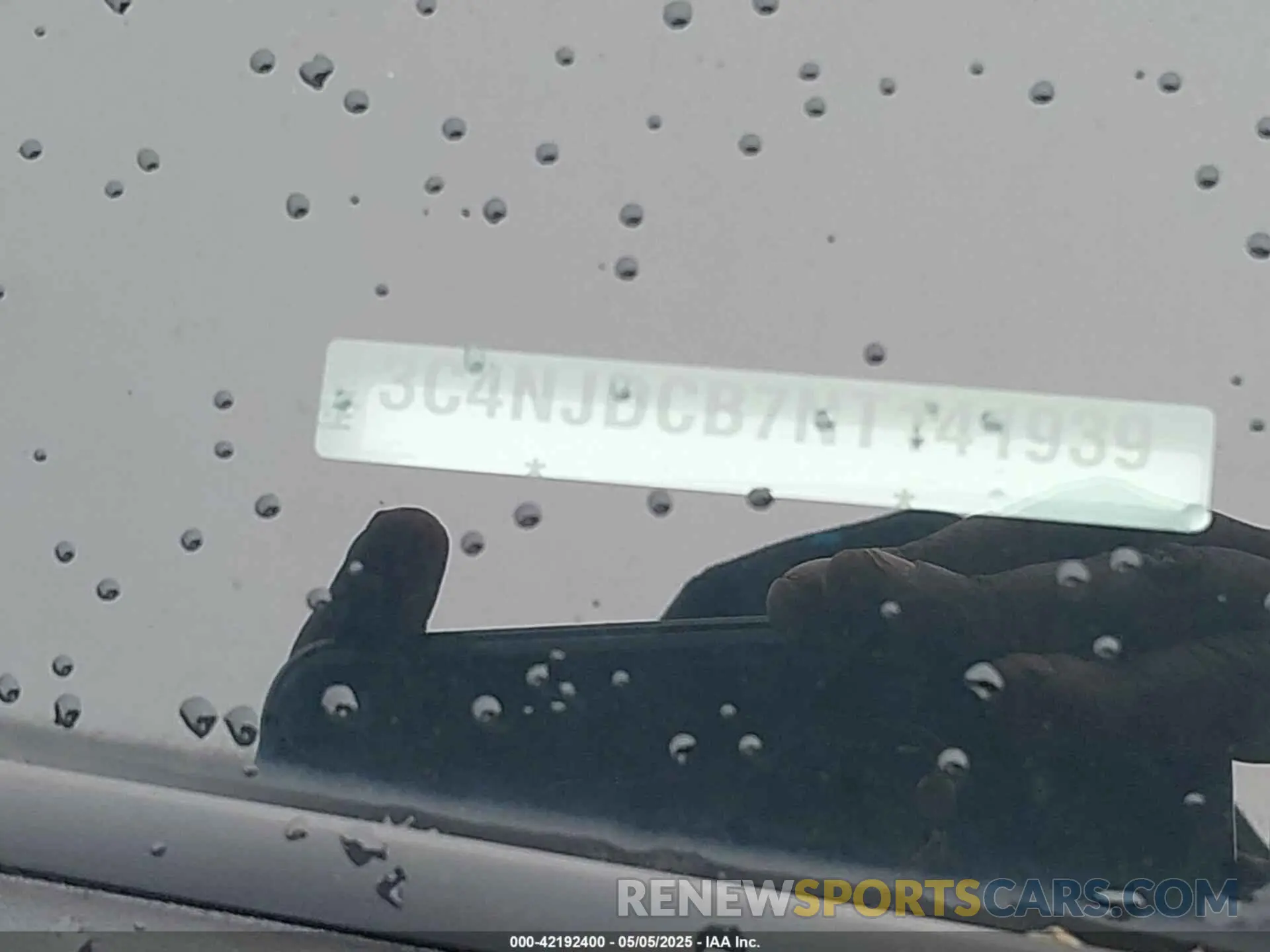 17 Photograph of a damaged car 3C4NJDCB7NT141939 JEEP COMPASS 2022