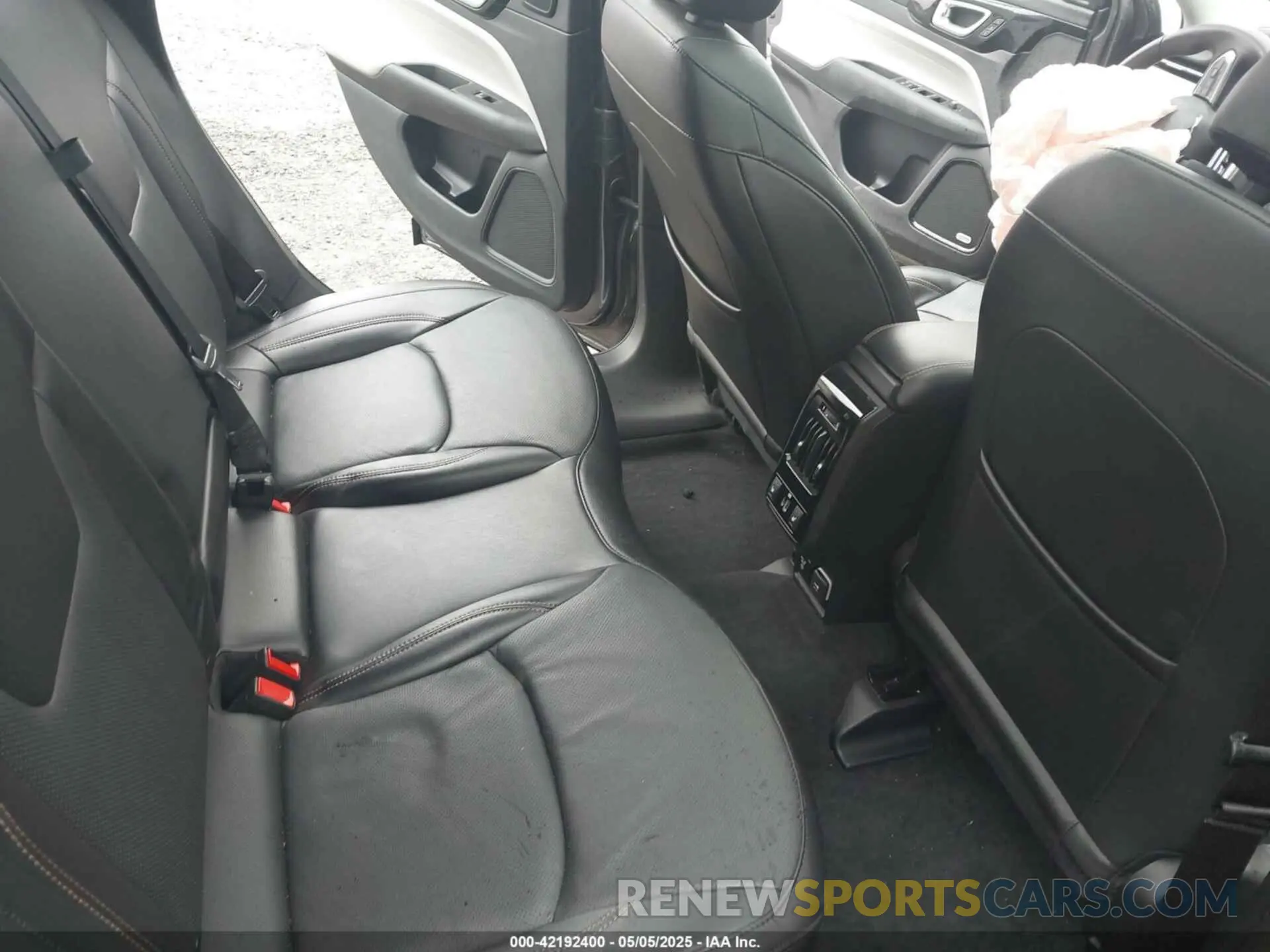 8 Photograph of a damaged car 3C4NJDCB7NT141939 JEEP COMPASS 2022