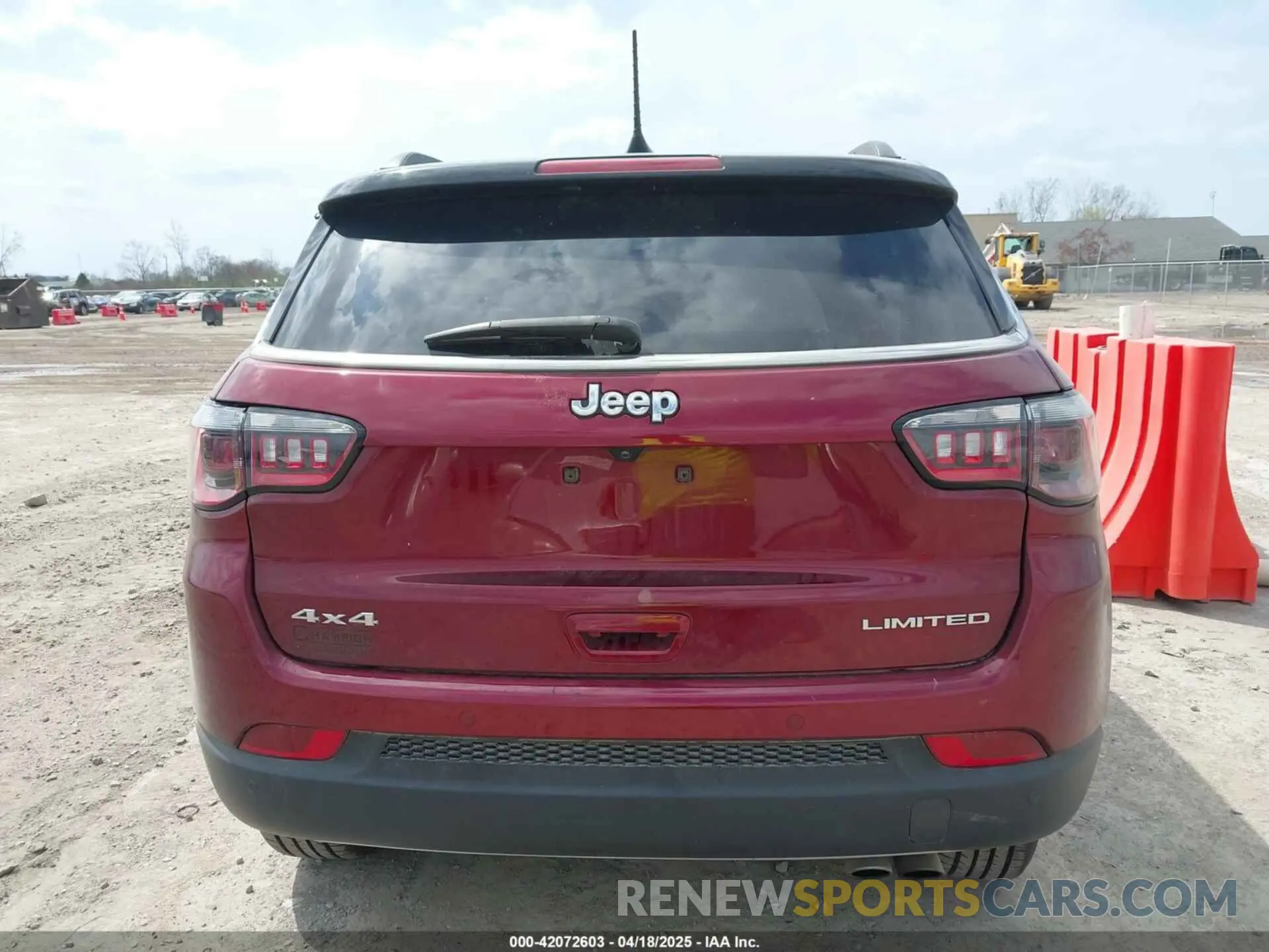 17 Photograph of a damaged car 3C4NJDCB8NT124275 JEEP COMPASS 2022