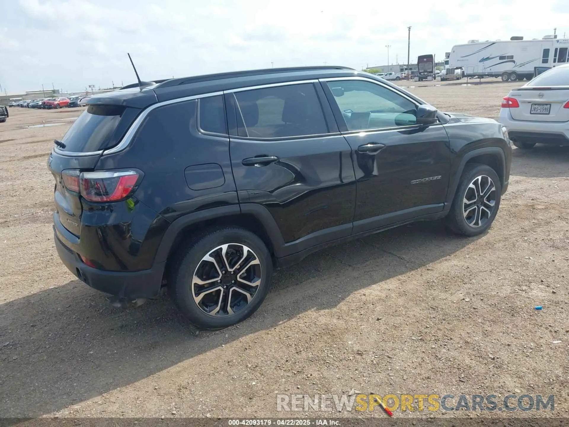 4 Photograph of a damaged car 3C4NJDCB8NT195573 JEEP COMPASS 2022