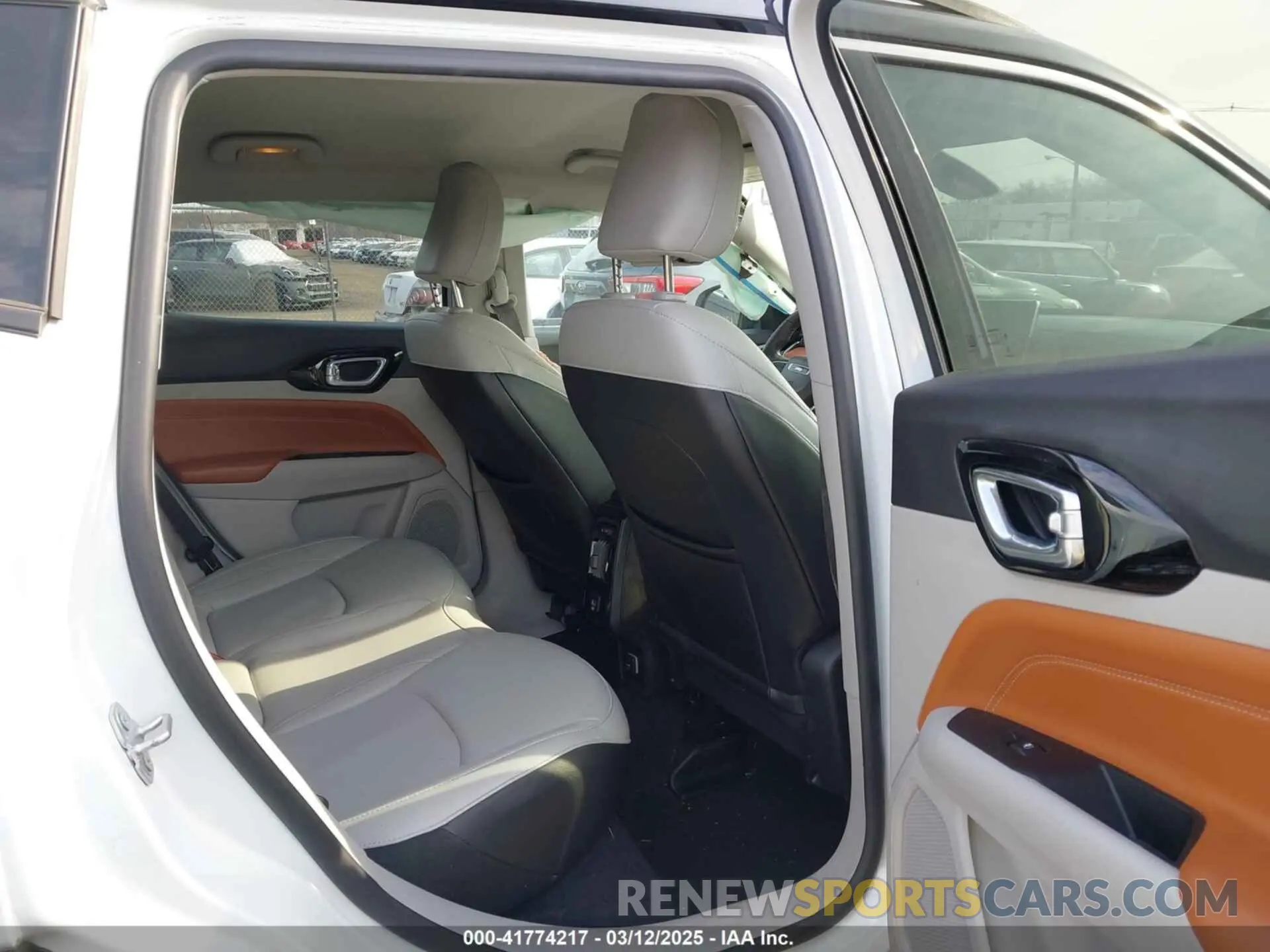 8 Photograph of a damaged car 3C4NJDCB9NT130392 JEEP COMPASS 2022