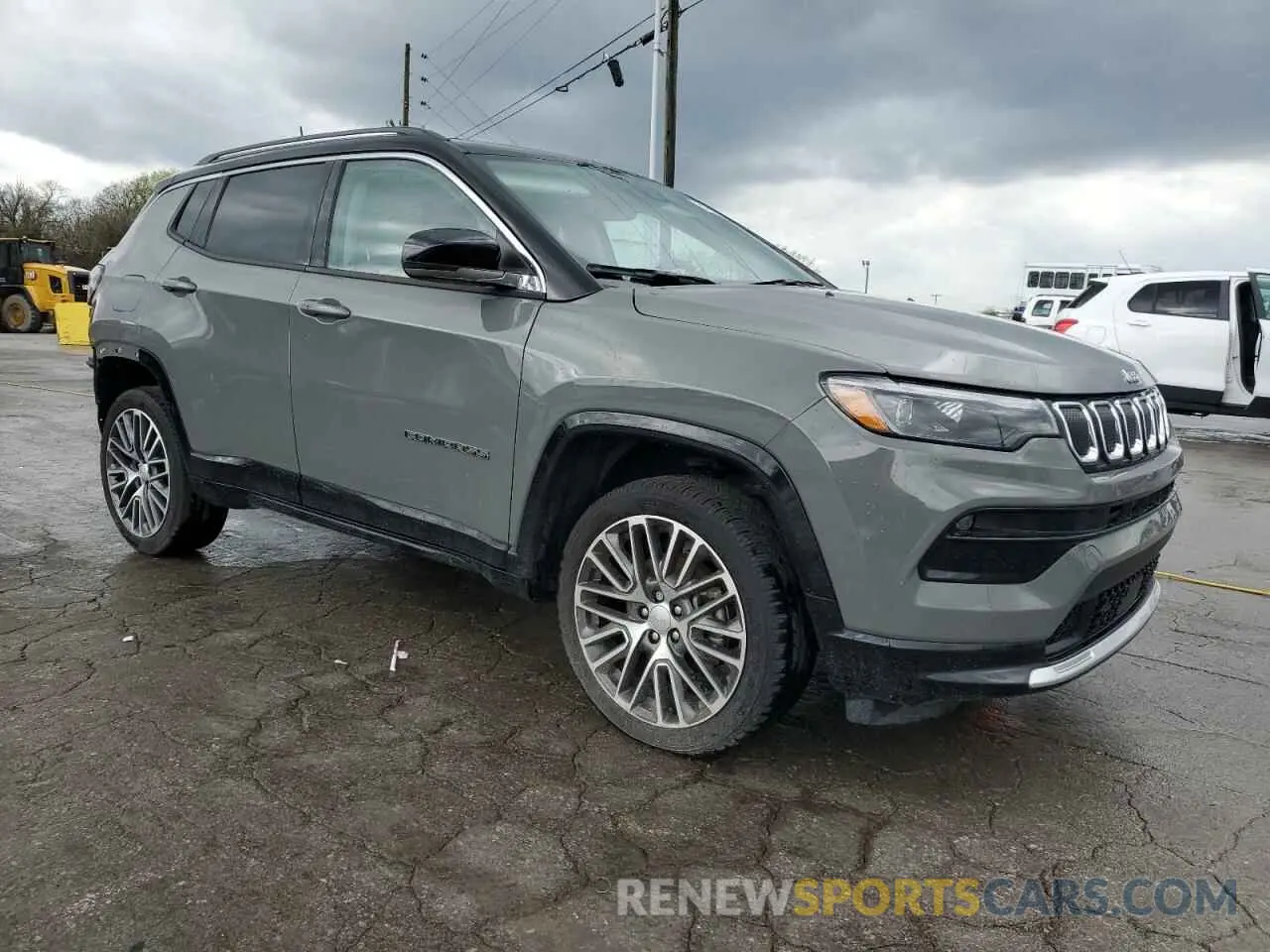 4 Photograph of a damaged car 3C4NJDCB9NT153946 JEEP COMPASS 2022
