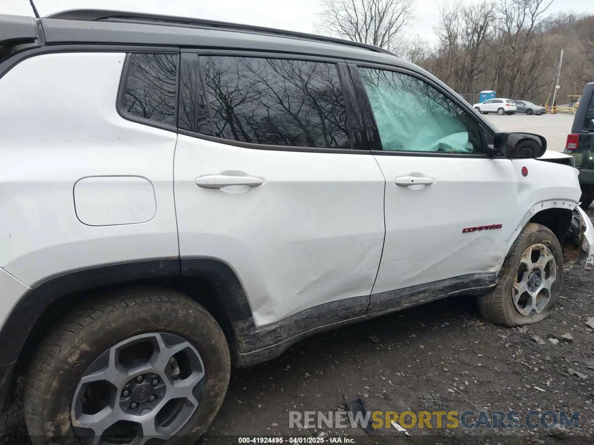 22 Photograph of a damaged car 3C4NJDDB1NT202944 JEEP COMPASS 2022