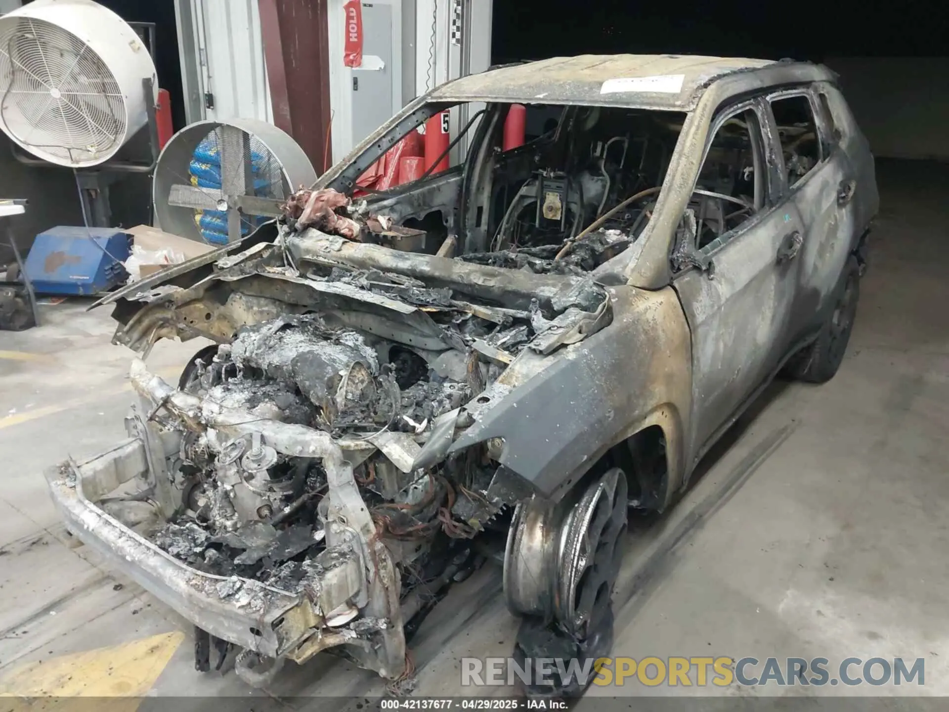 6 Photograph of a damaged car 3C4NJDDB2NT233782 JEEP COMPASS 2022