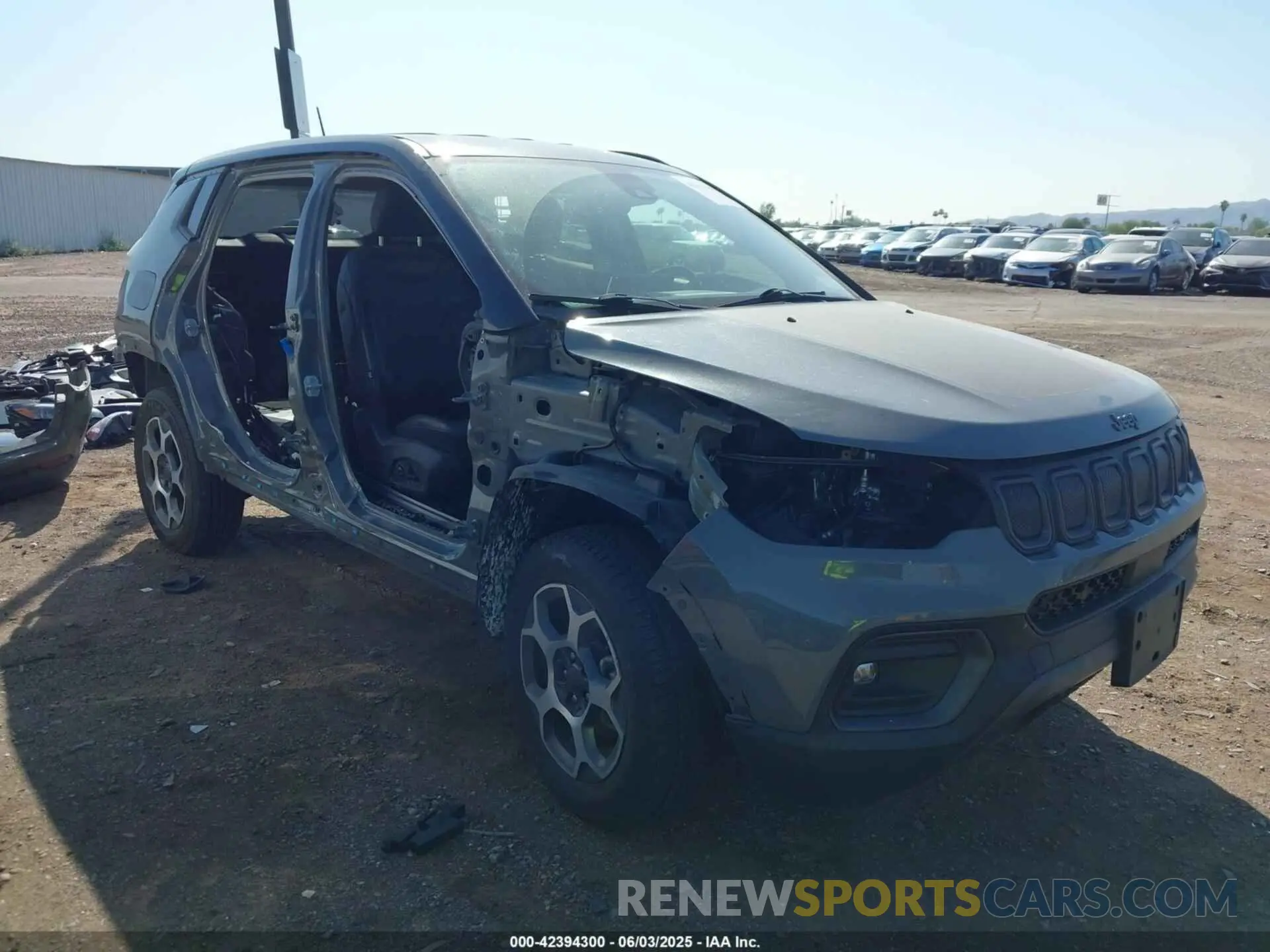 1 Photograph of a damaged car 3C4NJDDB3NT152290 JEEP COMPASS 2022