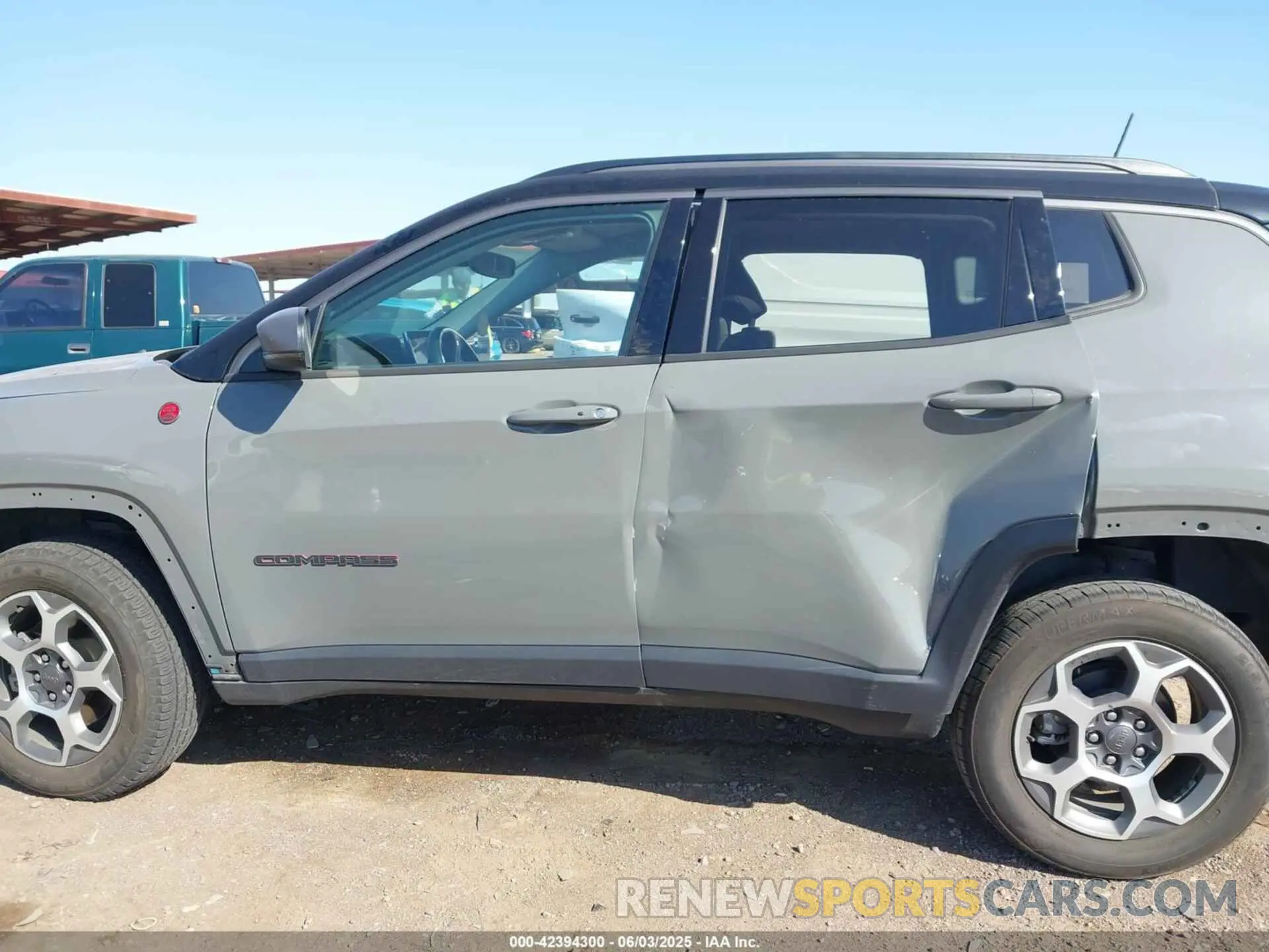 15 Photograph of a damaged car 3C4NJDDB3NT152290 JEEP COMPASS 2022