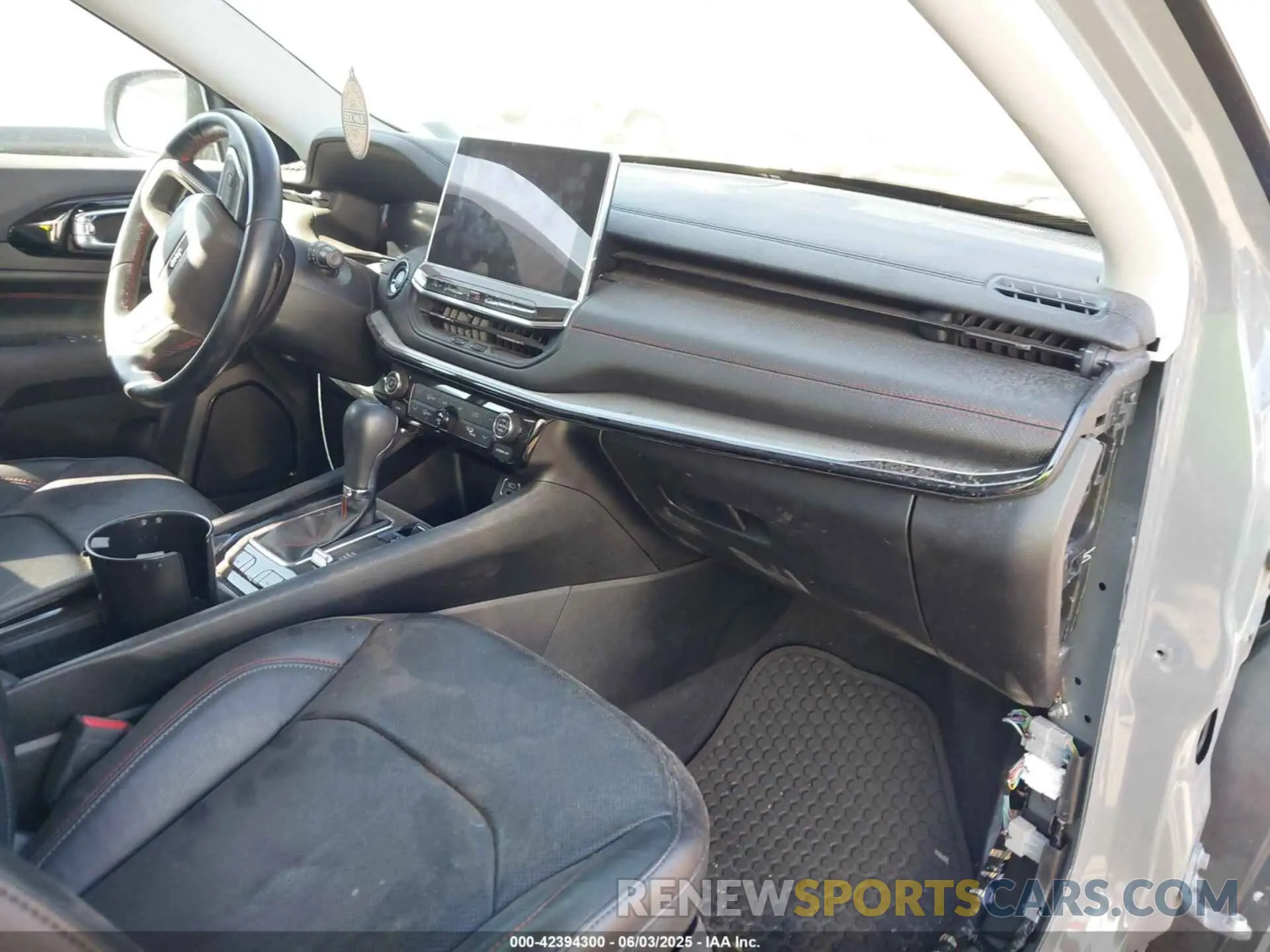 5 Photograph of a damaged car 3C4NJDDB3NT152290 JEEP COMPASS 2022