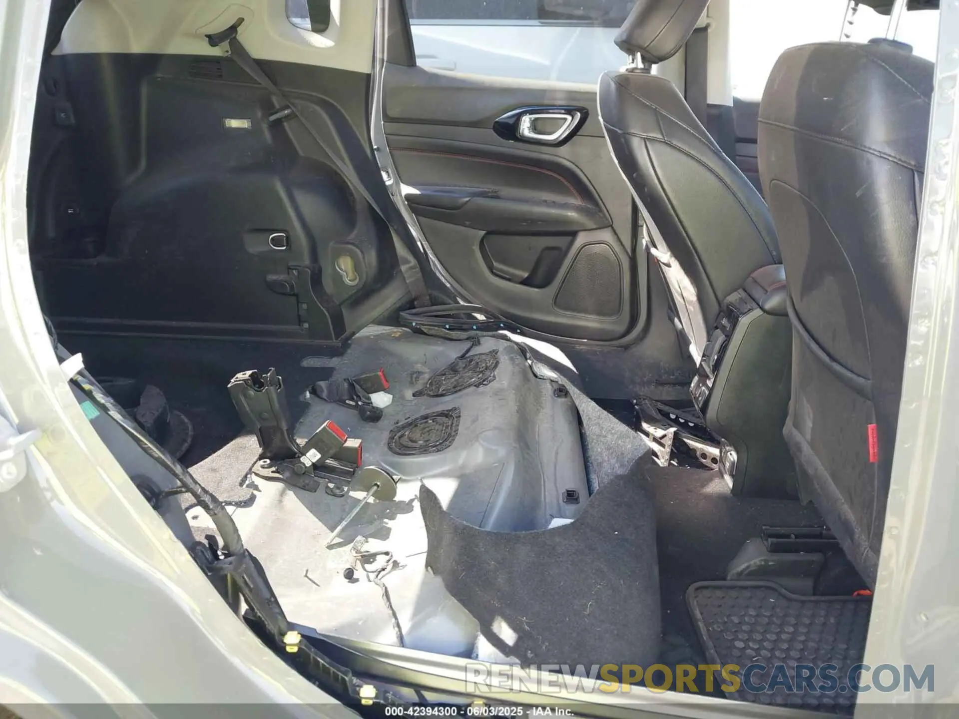 8 Photograph of a damaged car 3C4NJDDB3NT152290 JEEP COMPASS 2022