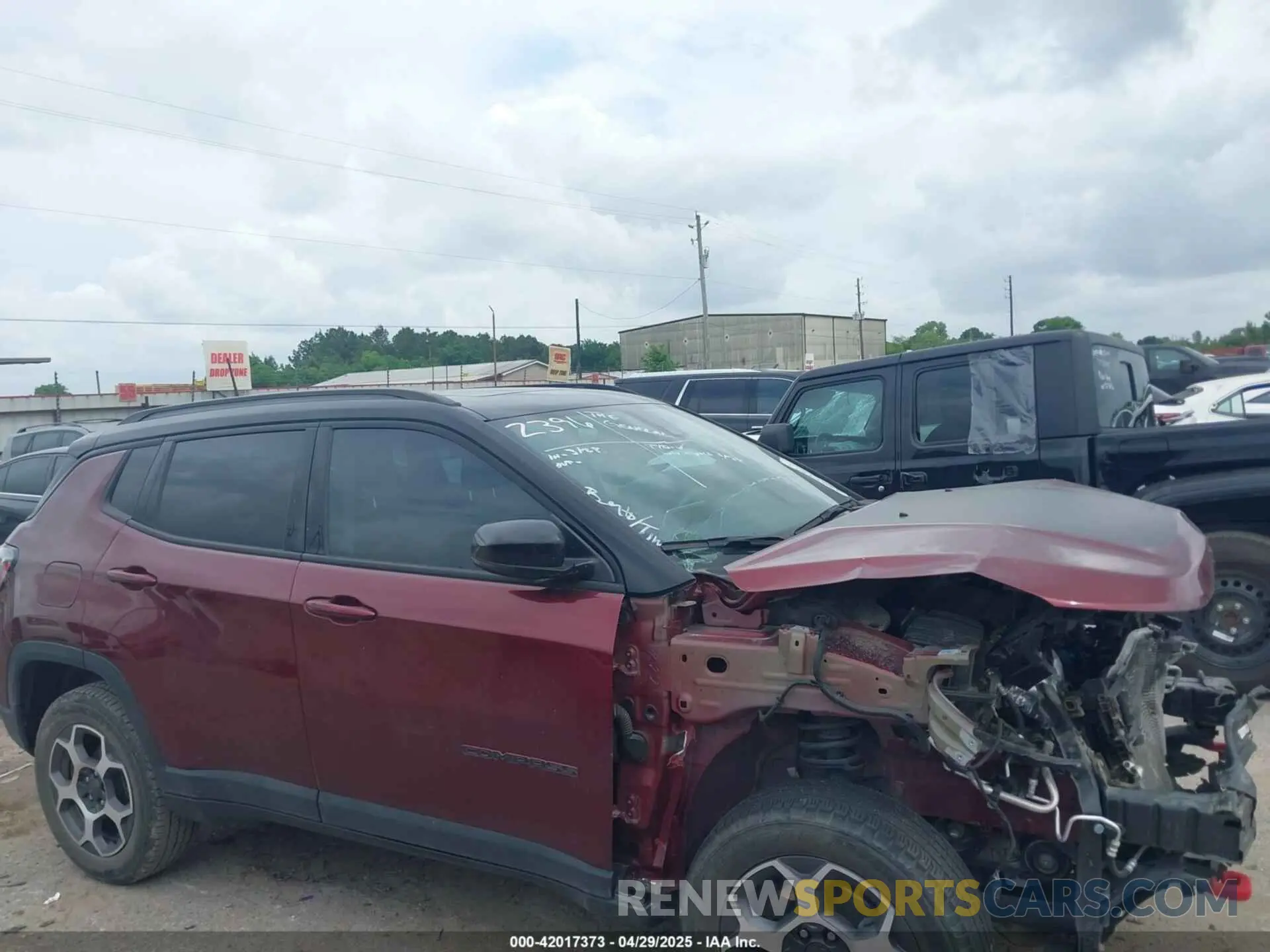 14 Photograph of a damaged car 3C4NJDDB3NT203092 JEEP COMPASS 2022