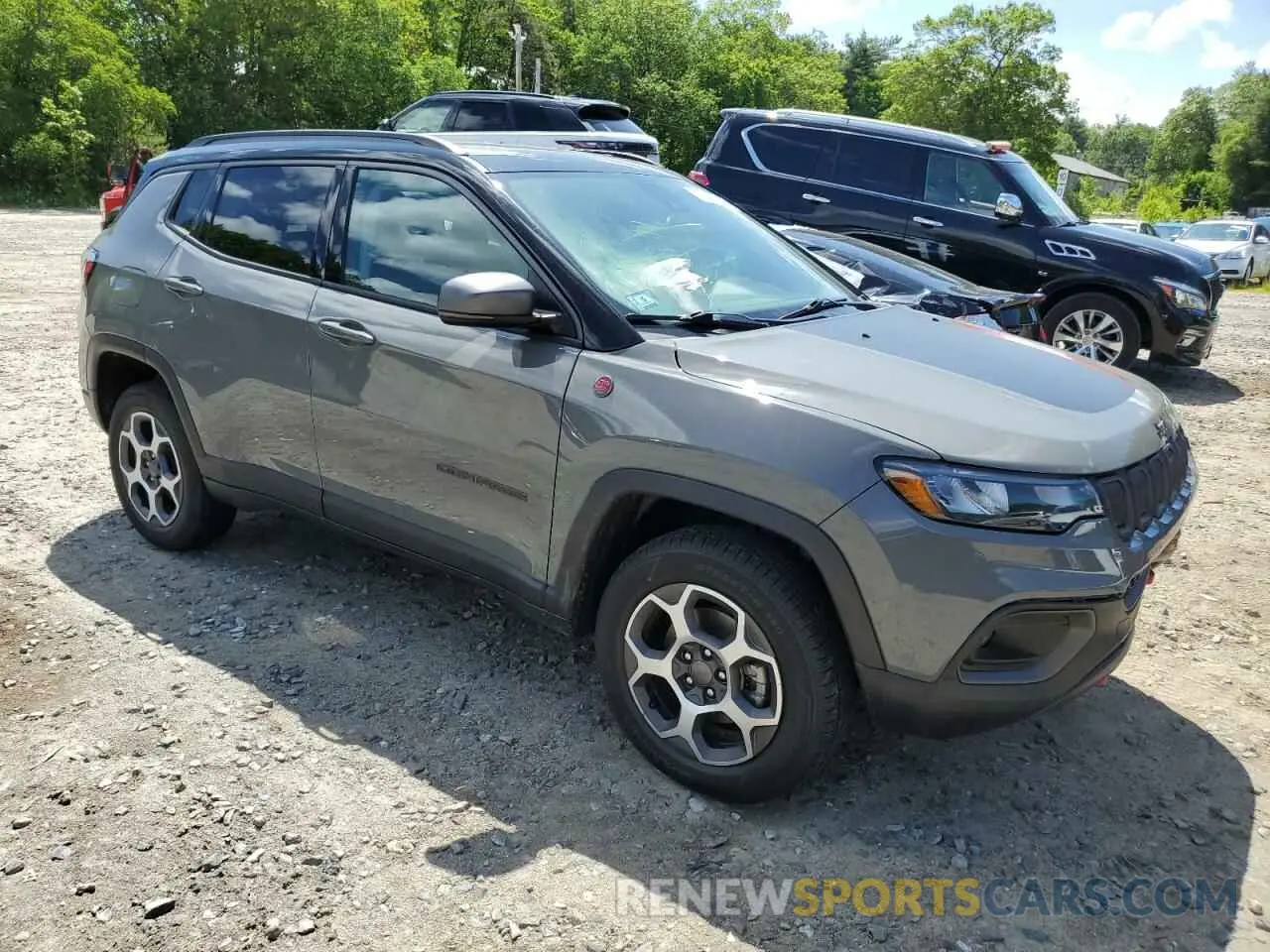 4 Photograph of a damaged car 3C4NJDDB7NT116361 JEEP COMPASS 2022