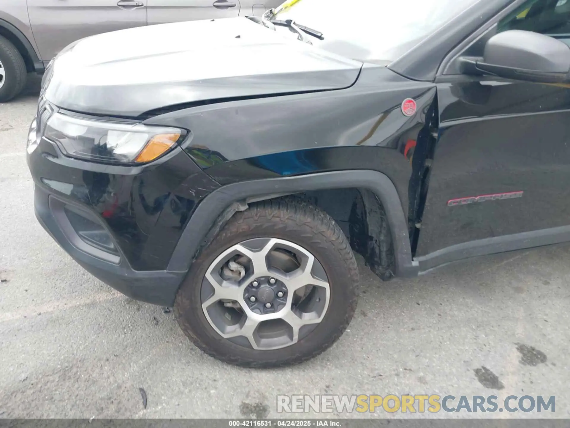 6 Photograph of a damaged car 3C4NJDDB8NT107992 JEEP COMPASS 2022