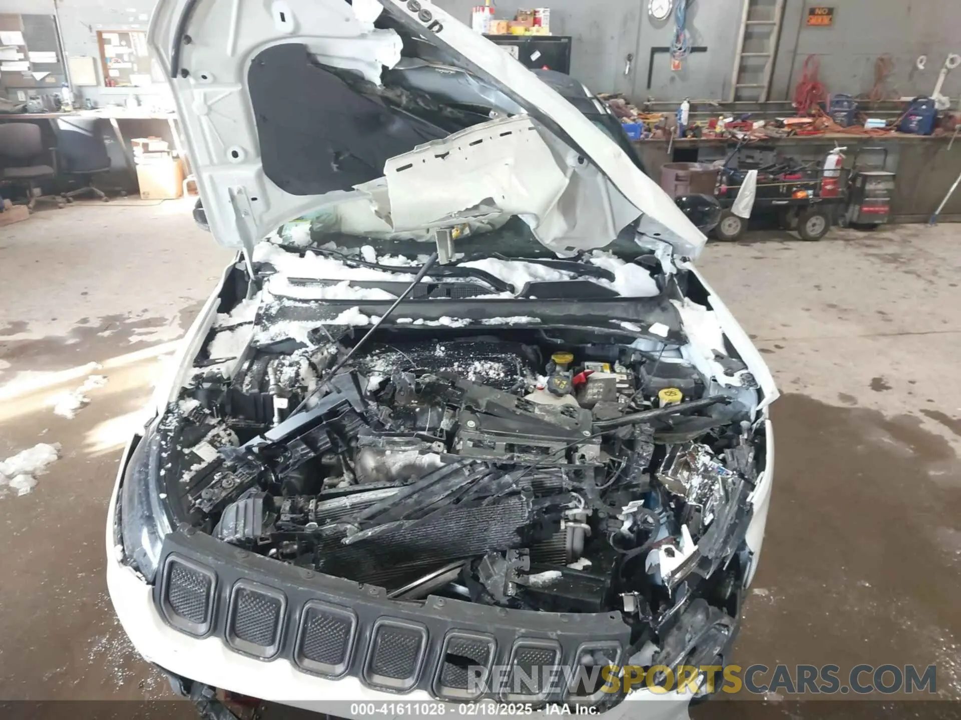 10 Photograph of a damaged car 3C4NJDDB8NT199704 JEEP COMPASS 2022