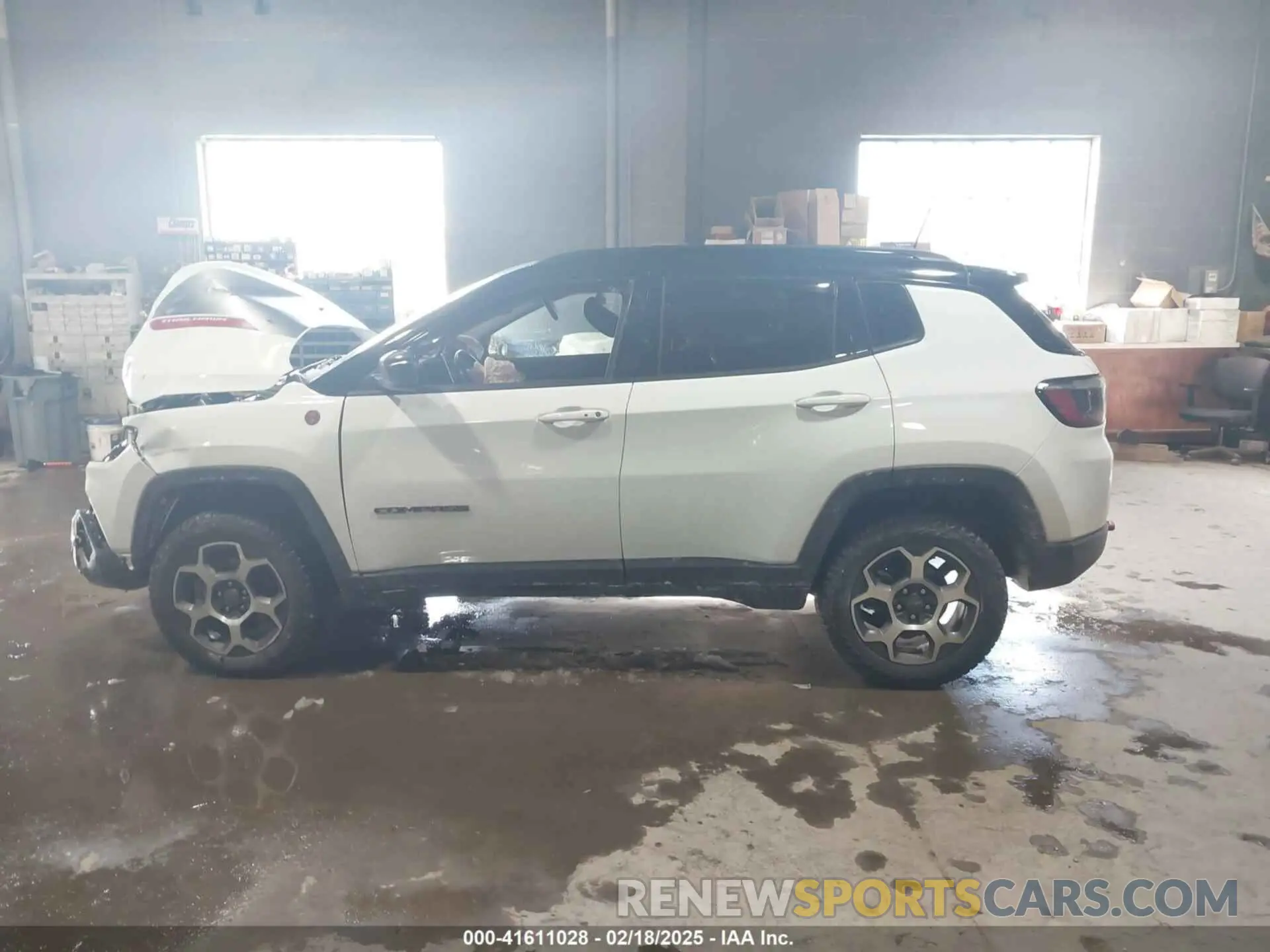 14 Photograph of a damaged car 3C4NJDDB8NT199704 JEEP COMPASS 2022