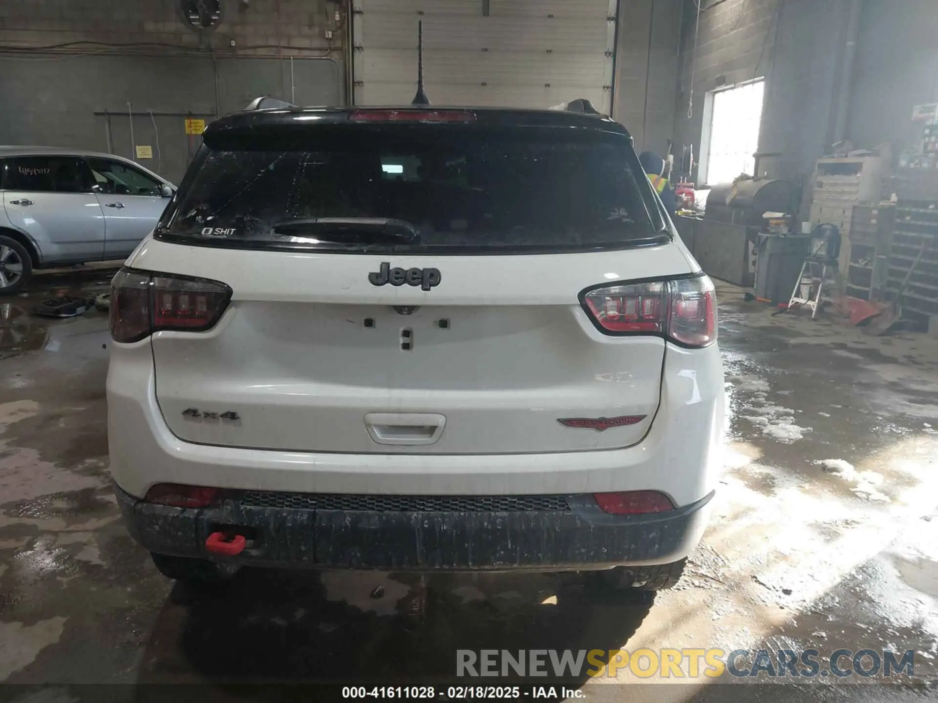 16 Photograph of a damaged car 3C4NJDDB8NT199704 JEEP COMPASS 2022