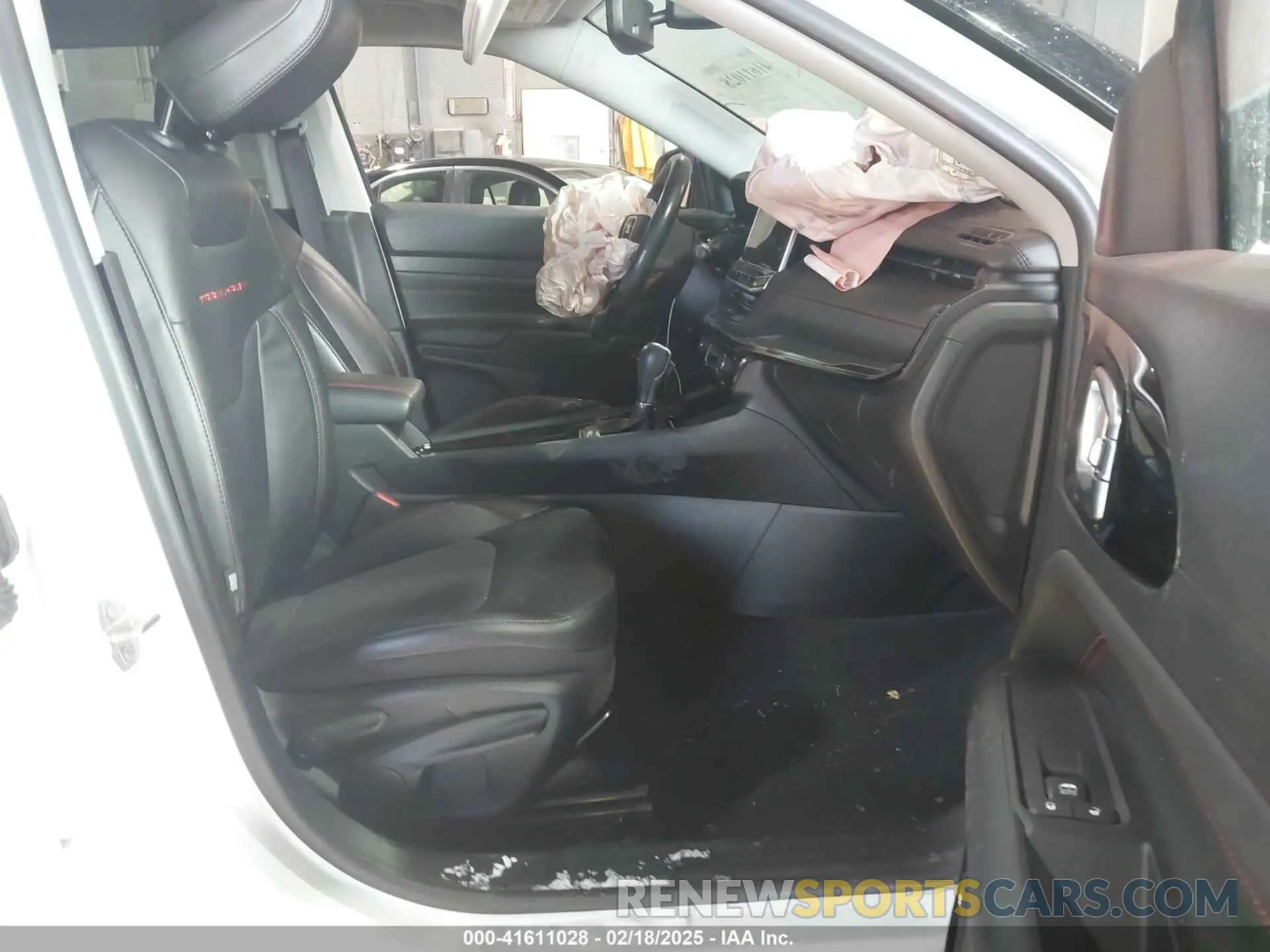 5 Photograph of a damaged car 3C4NJDDB8NT199704 JEEP COMPASS 2022